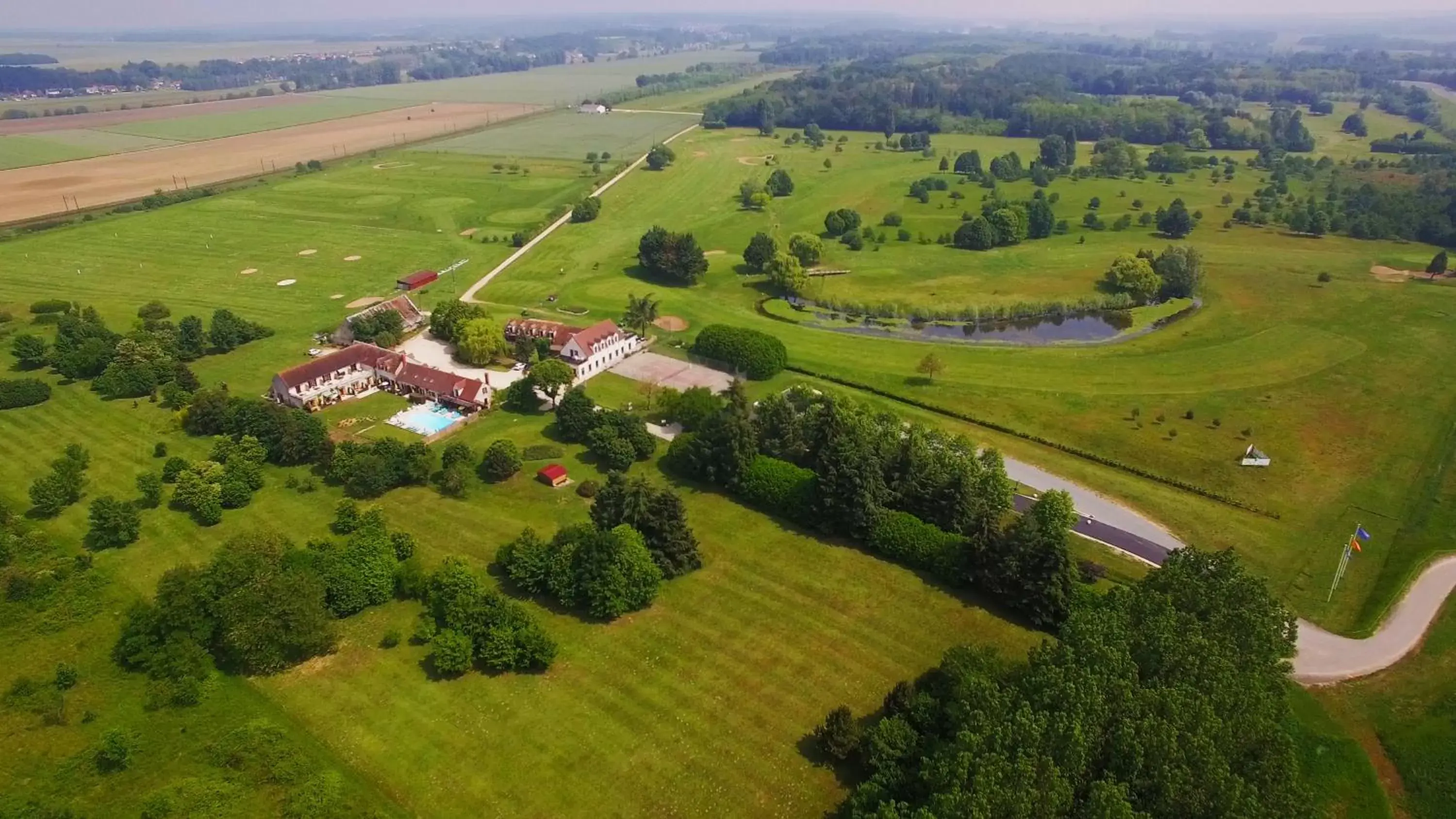 Bird's eye view, Bird's-eye View in Golf Hotel de la Carte