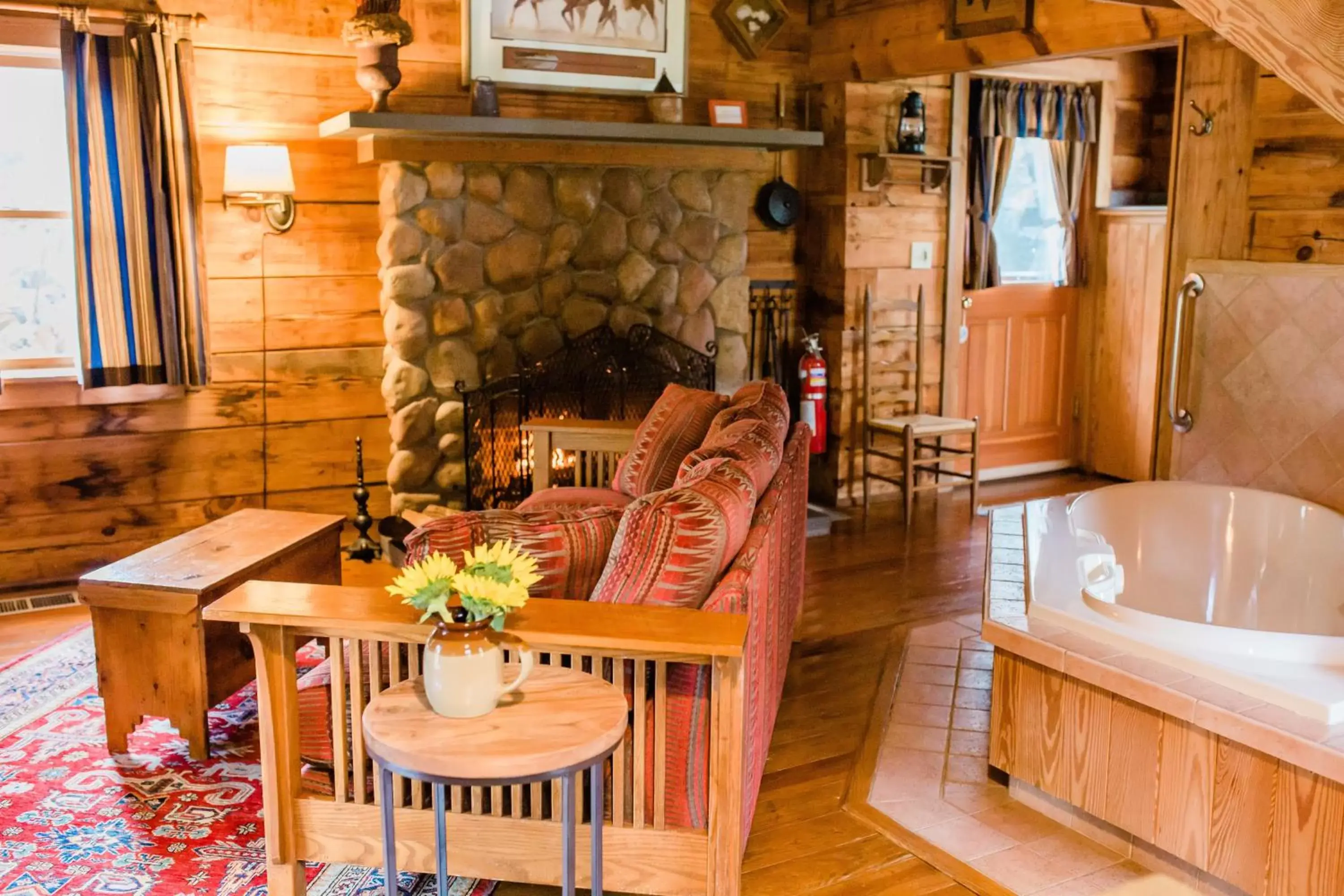 Living room in Arrowhead Inn