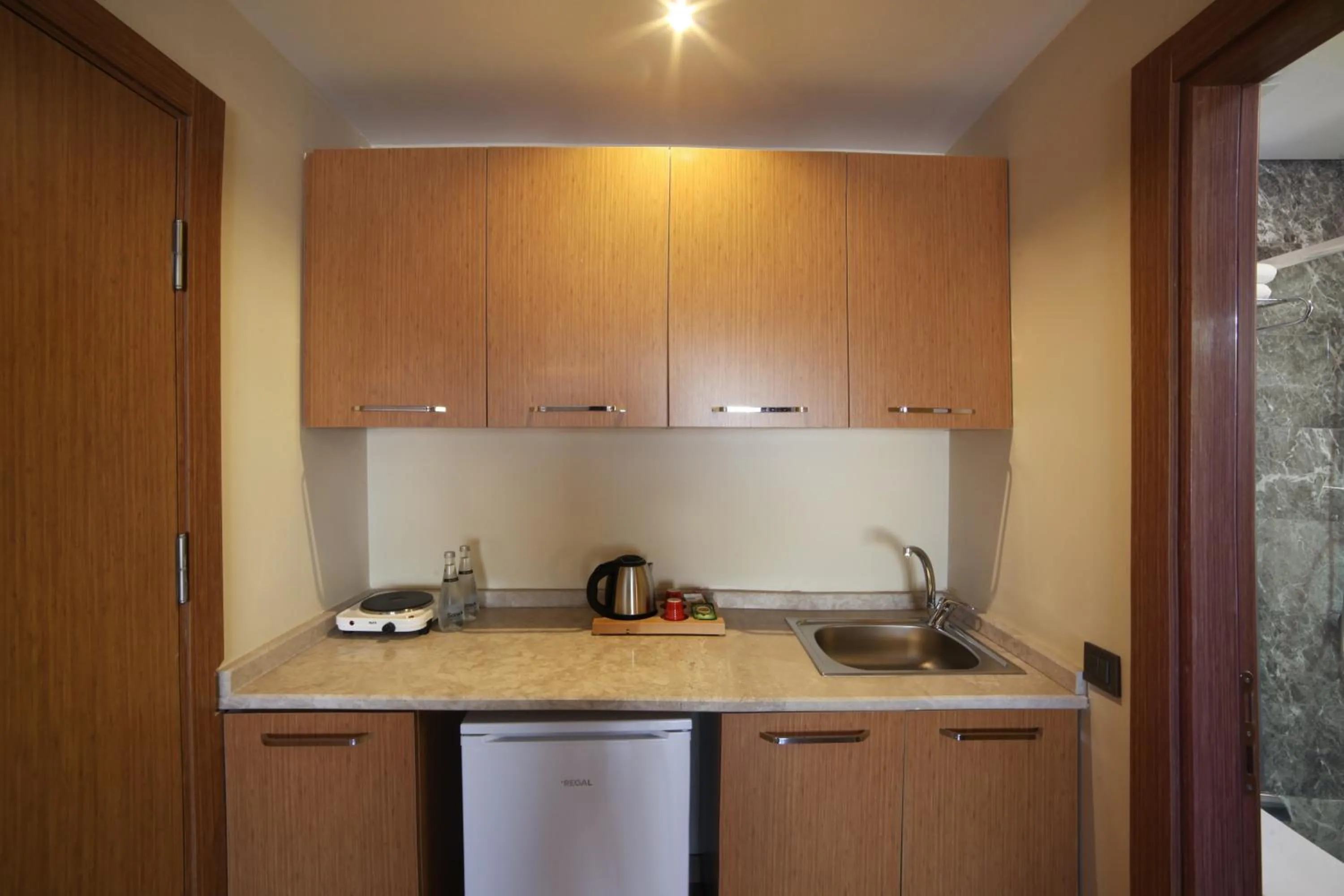 Kitchen or kitchenette in The Fox Hotel