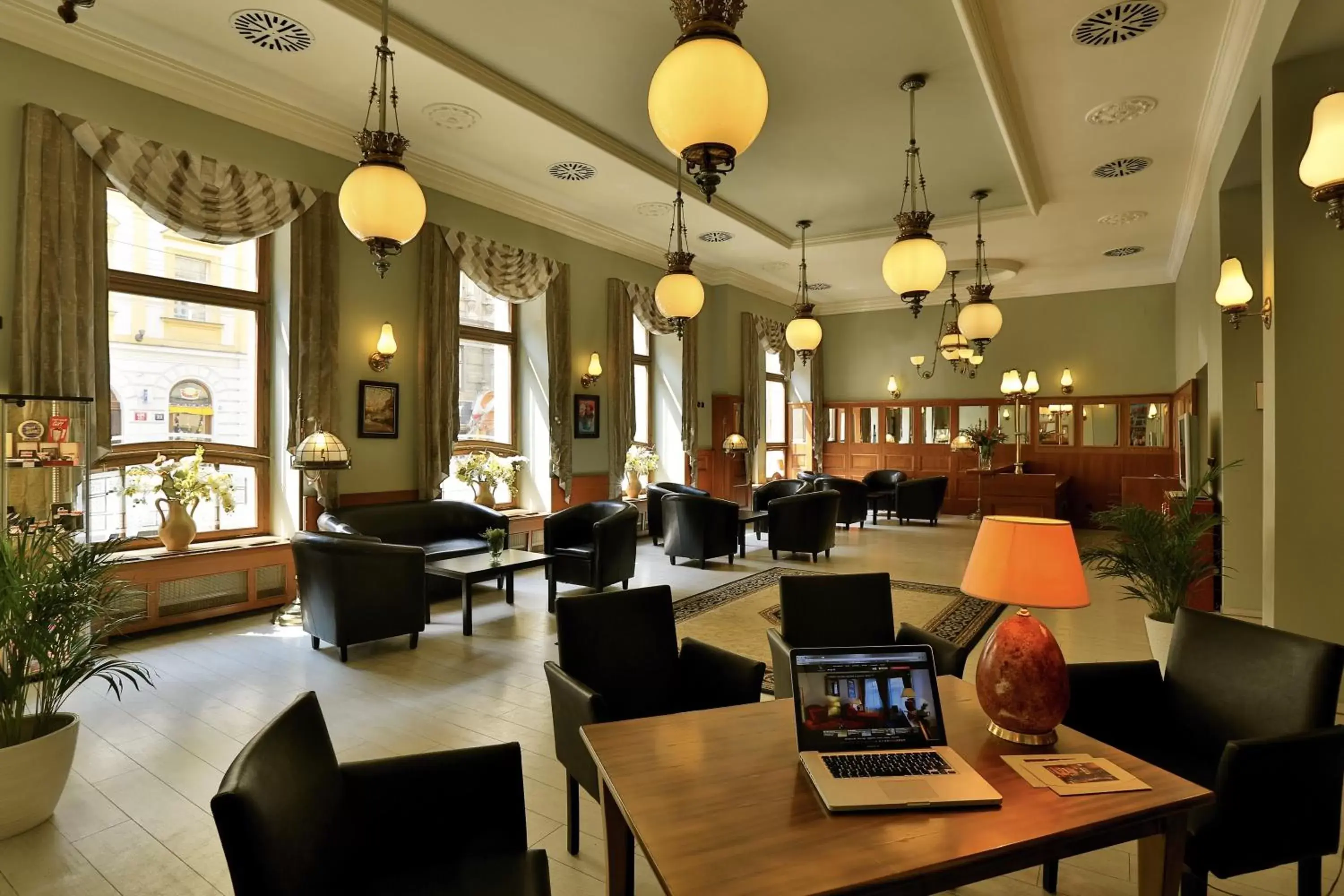 Lobby or reception, Restaurant/Places to Eat in Hotel Ariston Prague