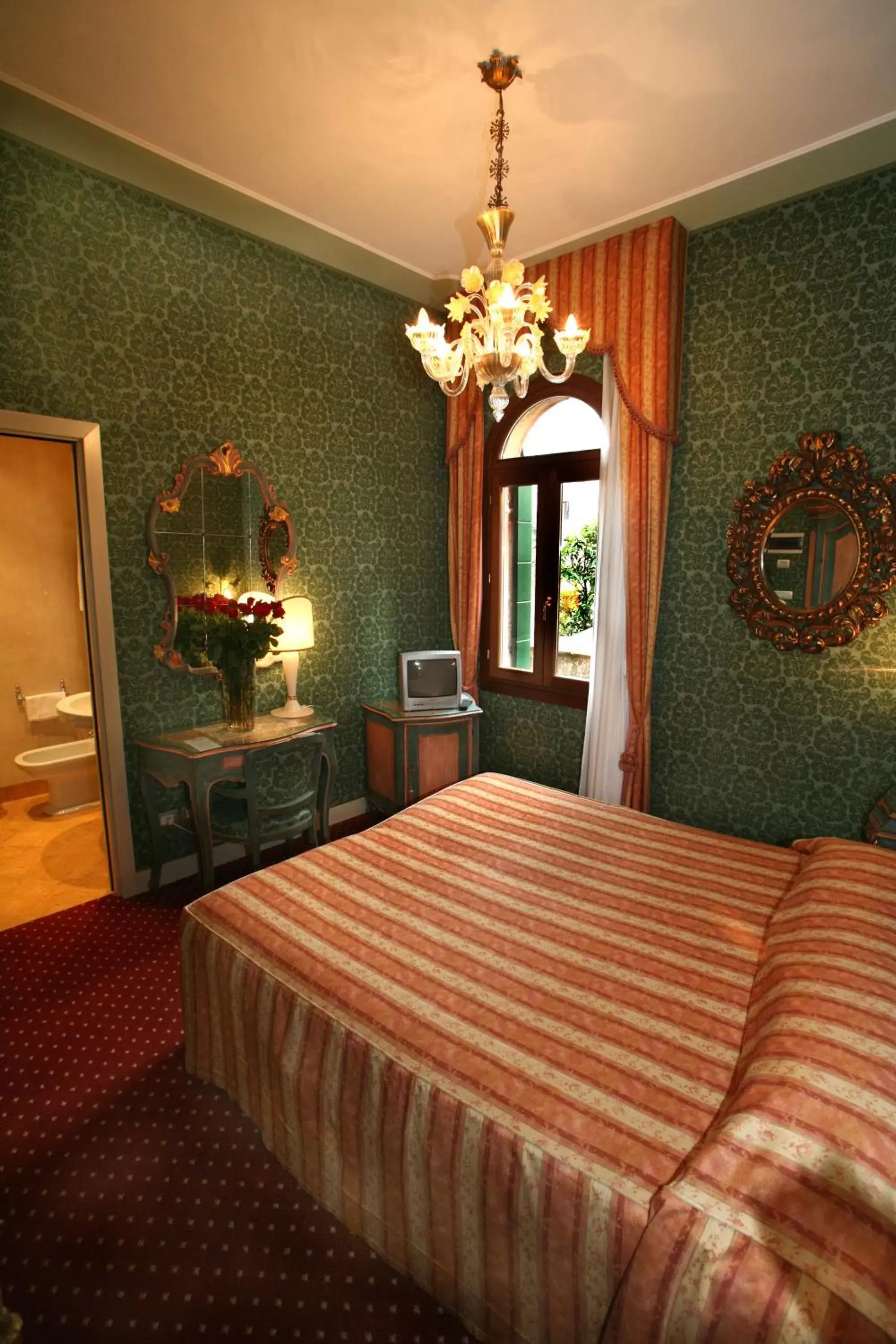 Photo of the whole room, Bed in Locanda Ca' del Brocchi