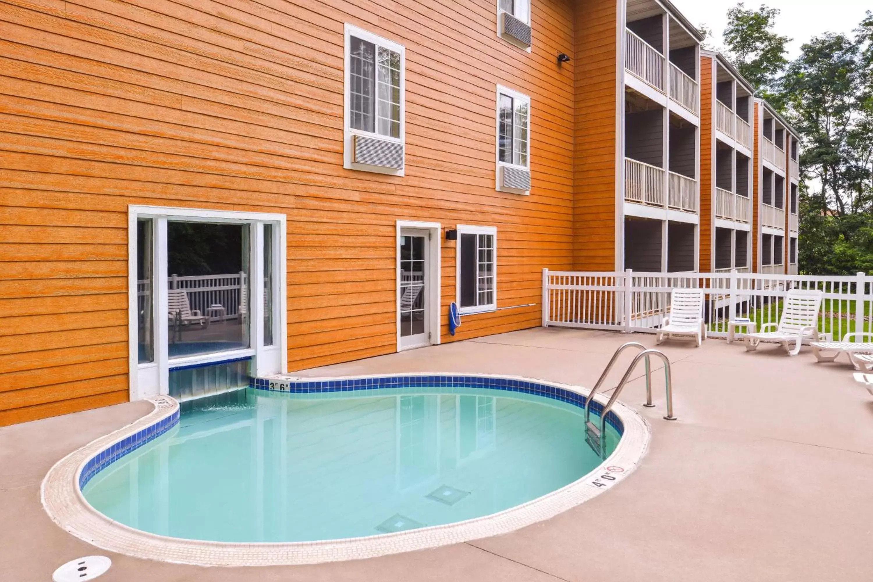 On site, Swimming Pool in Best Western Galena Inn & Suites