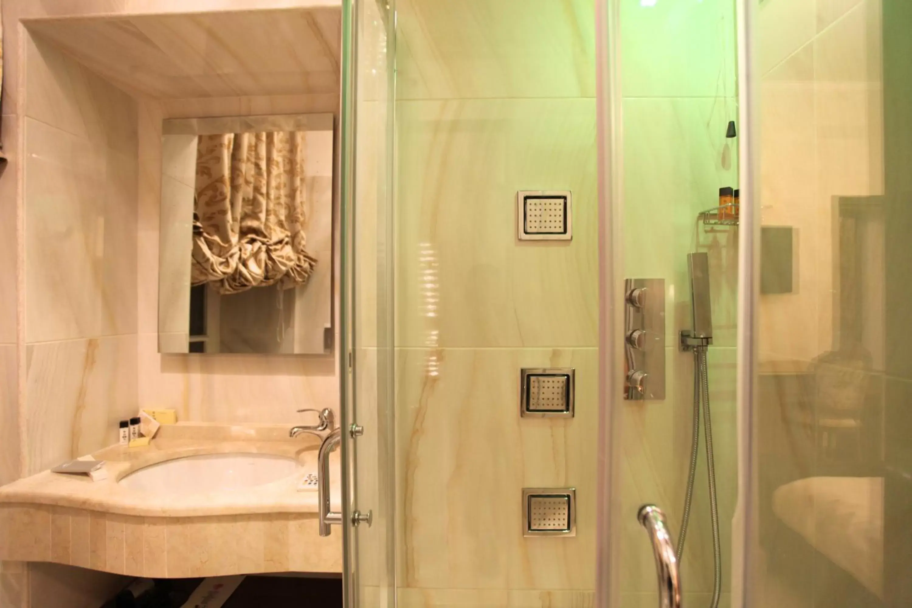 Shower, Bathroom in B&B Roma Royal Residence