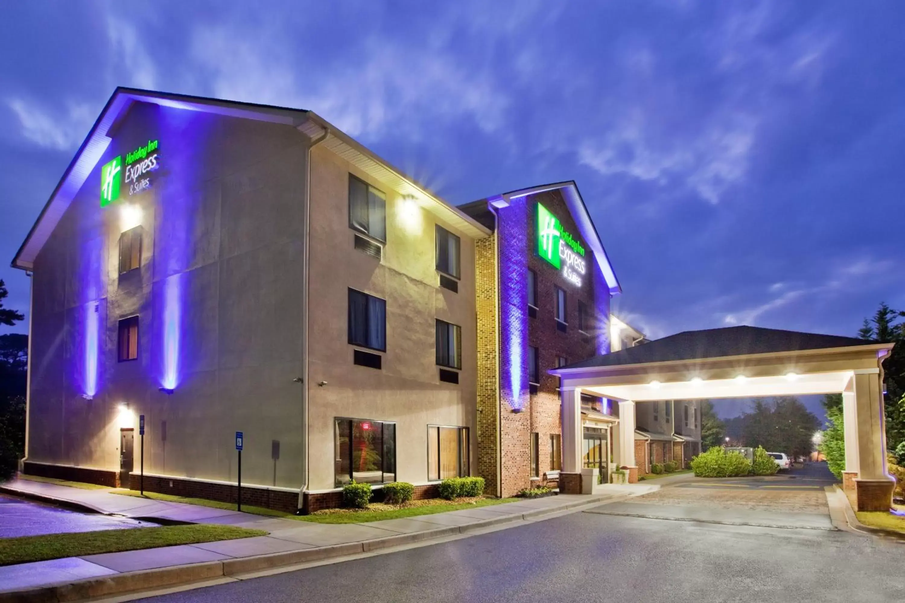 Property Building in Holiday Inn Express & Suites Buford NE - Lake Lanier Area, an IHG Hotel