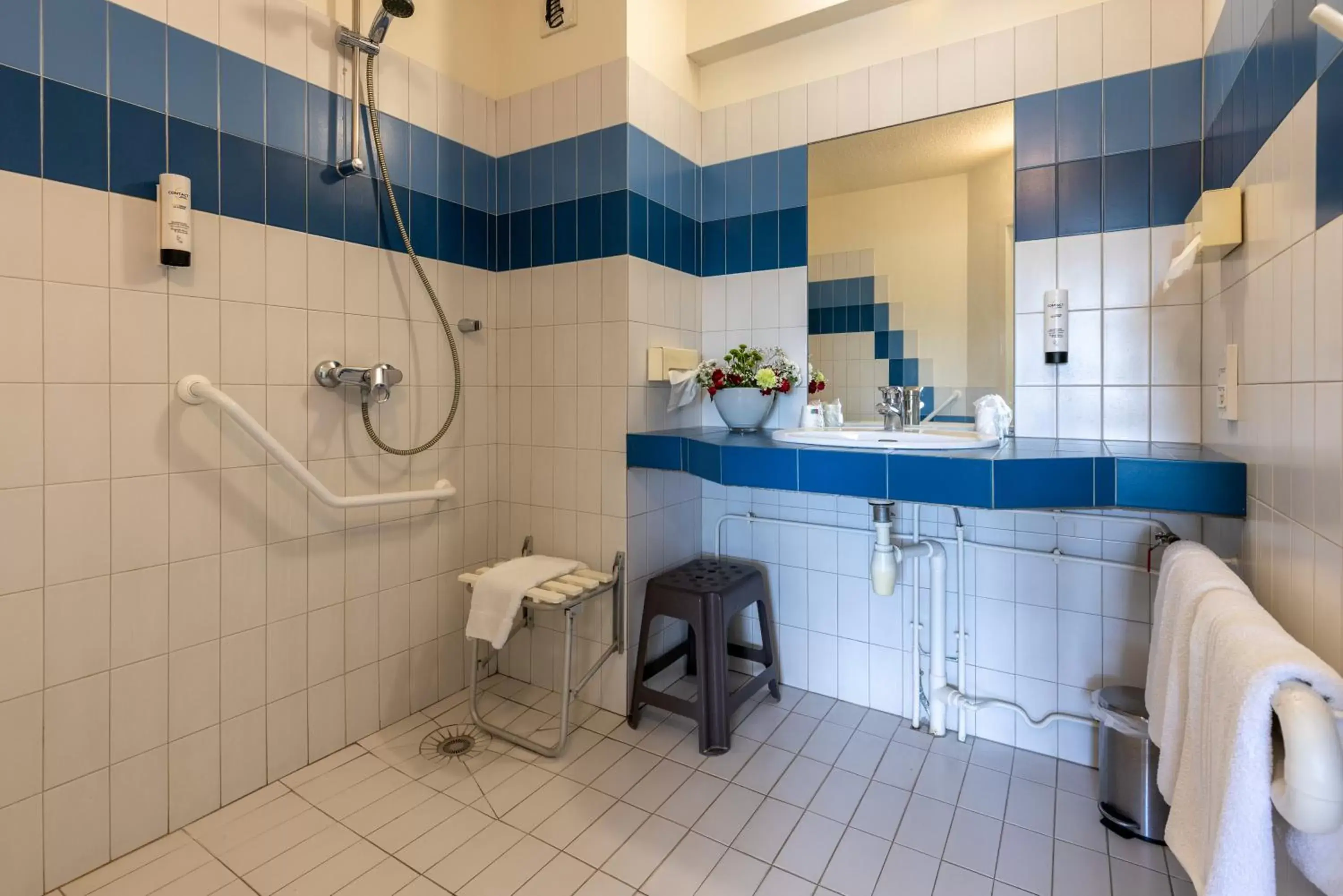 Bathroom in Hotel Abor