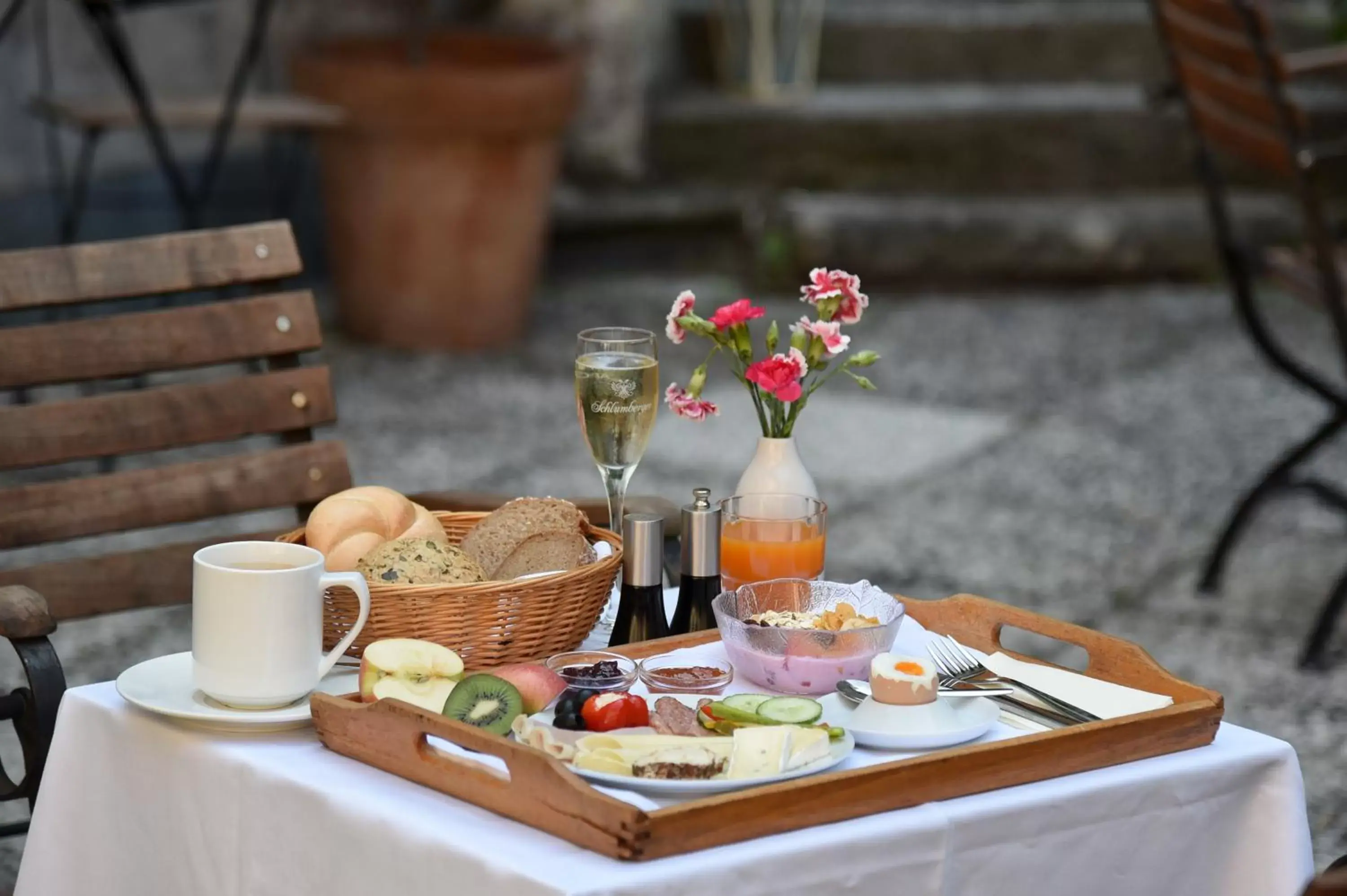 Breakfast in Hotel Krone 1512