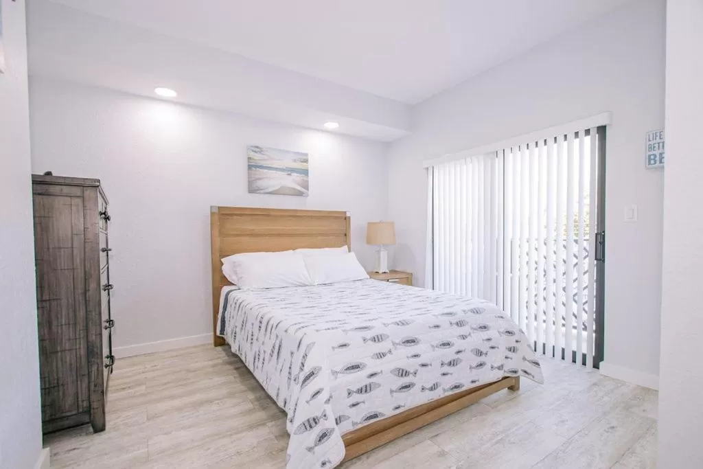 Bed in Vistalmar Beach Resort