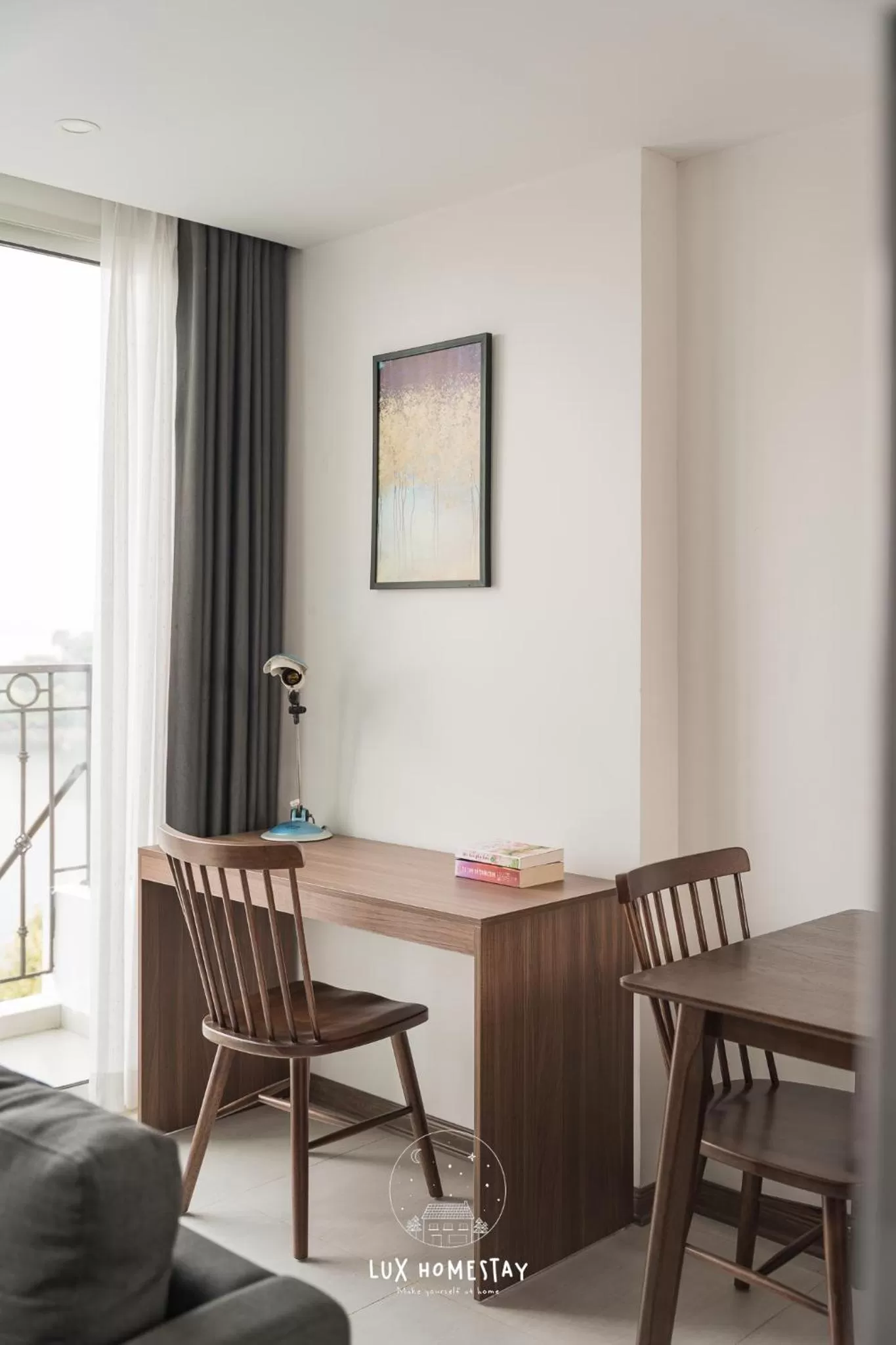 Dining area in Lux Westlake Studio