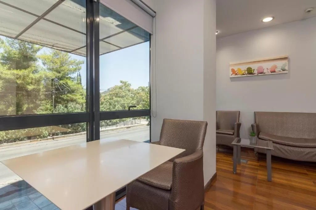 Seating area in Arditou Akropolis Apartments-Suites
