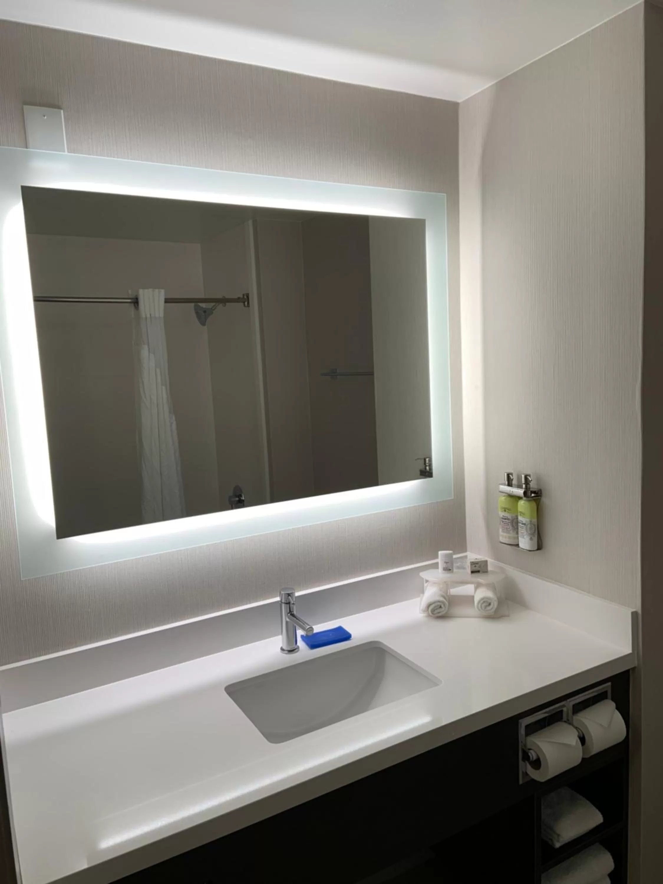 King Suite with Sofa Bed - Non-Smoking in Holiday Inn Express Hotel & Suites Hermosa Beach, an IHG Hotel