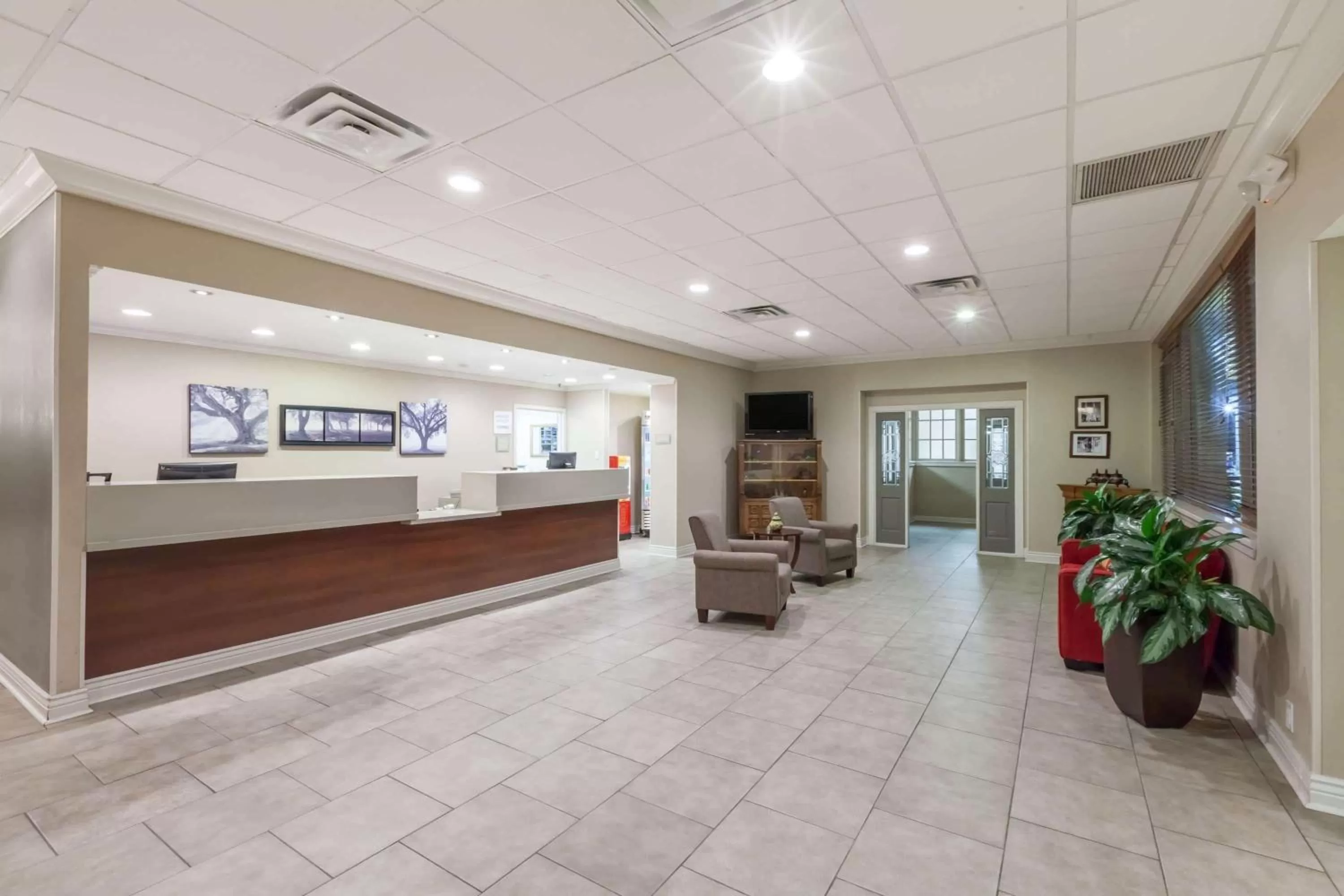 Lobby or reception in Ramada by Wyndham New Iberia