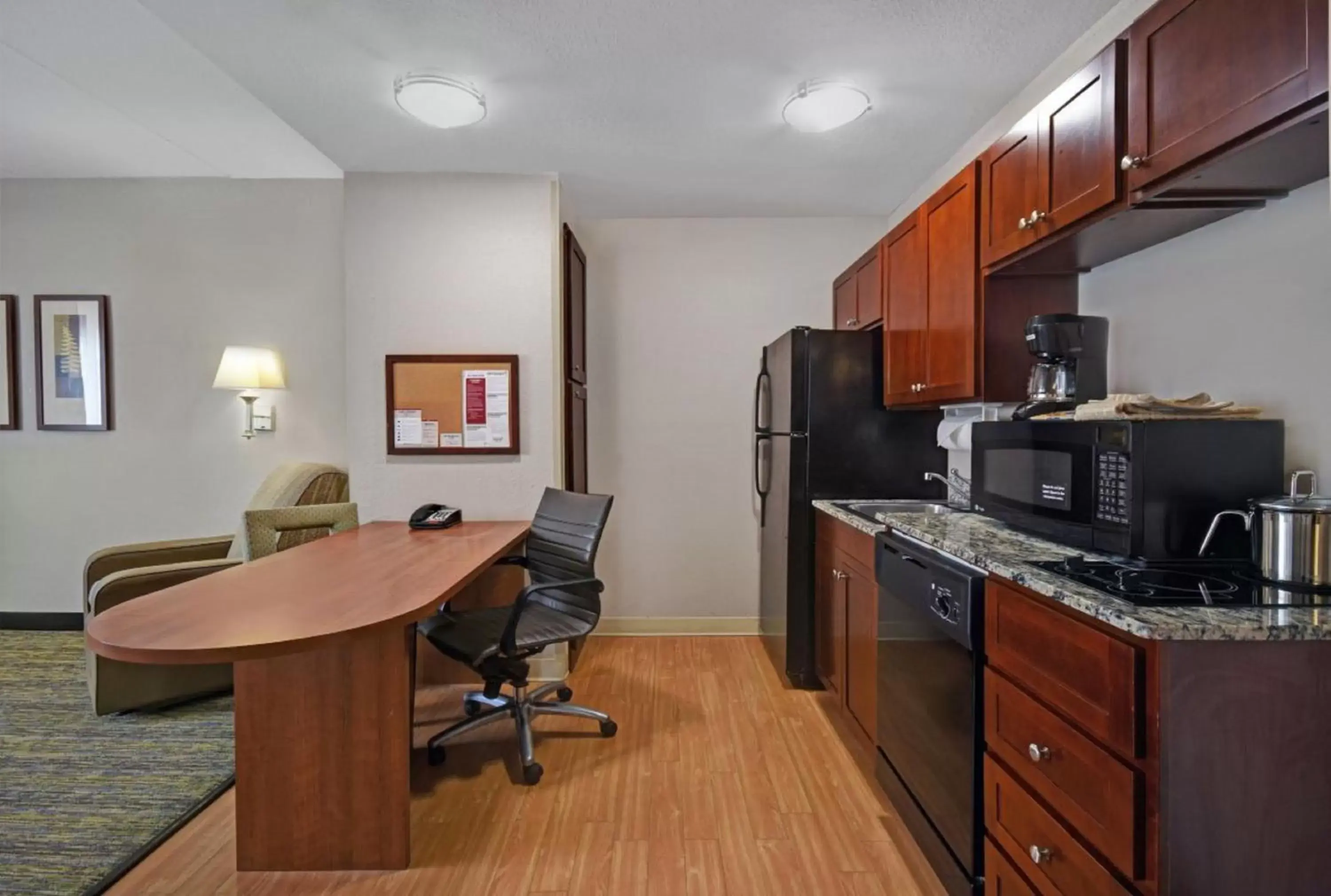 Photo of the whole room, Kitchen/Kitchenette in Candlewood Suites - Mooresville Lake Norman, an IHG Hotel