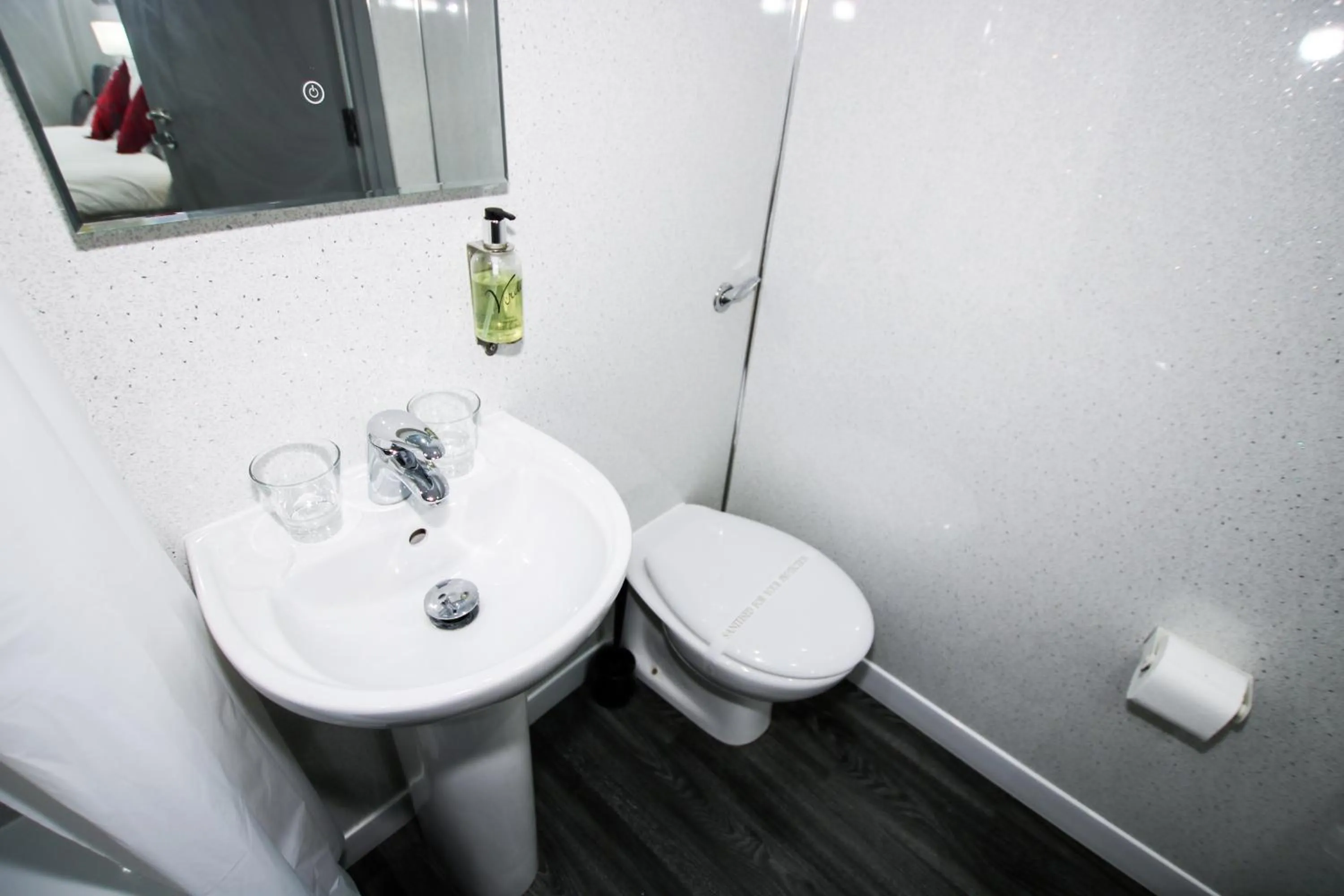 Bathroom in Brunswick Merchant City Hotel