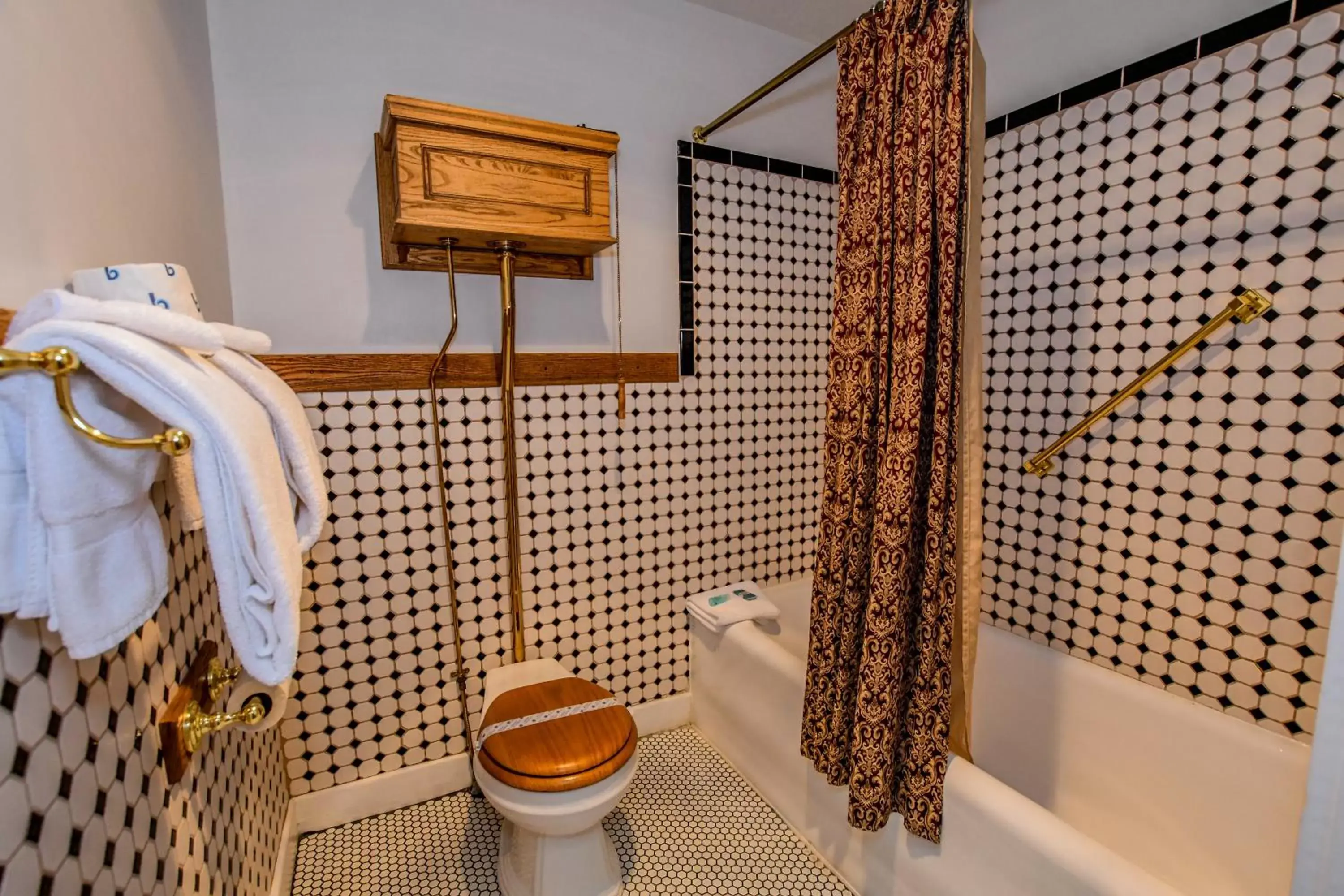 Shower, Bathroom in Irma Hotel