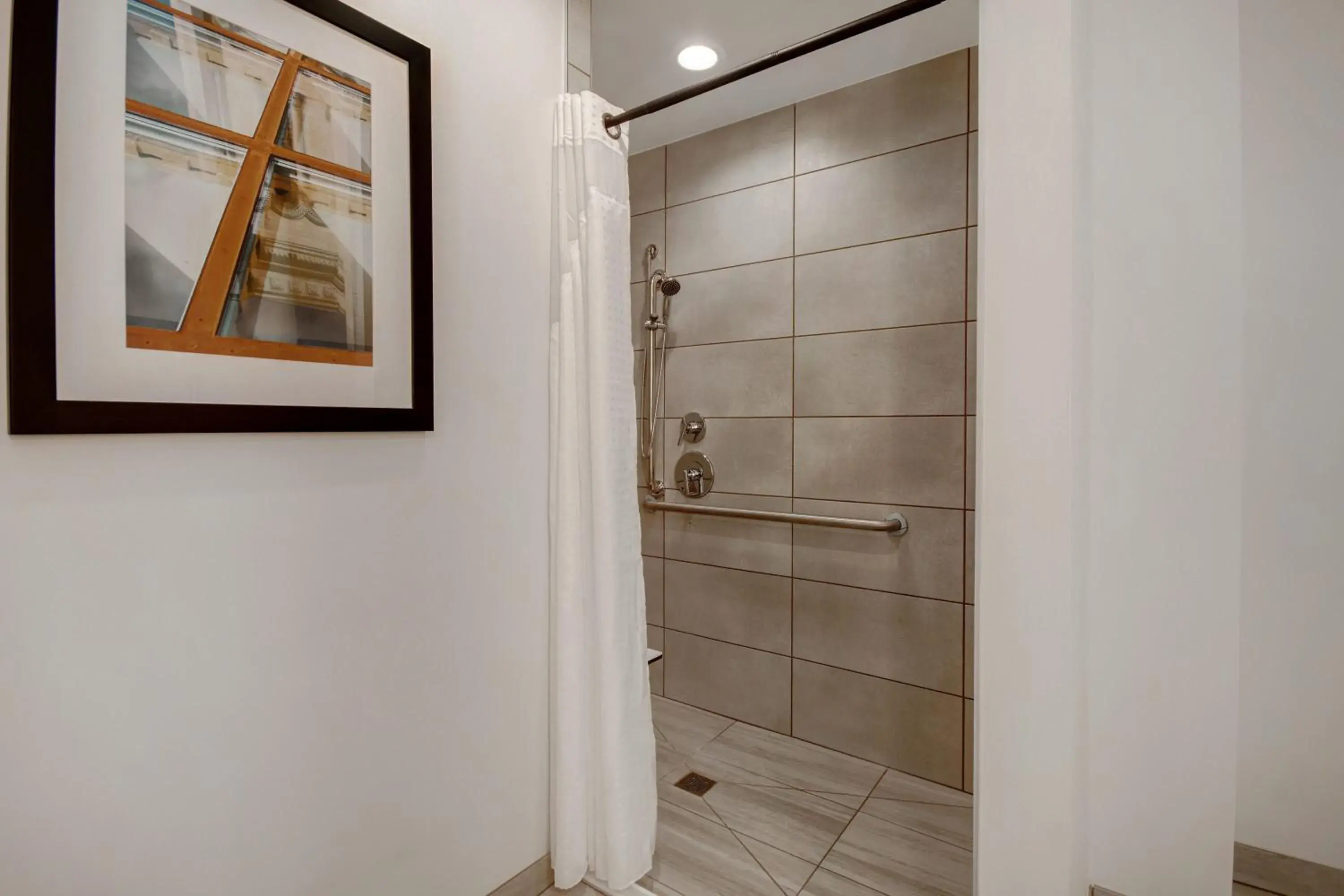 Shower, Bathroom in Hyatt House Mall Of America Msp Airport