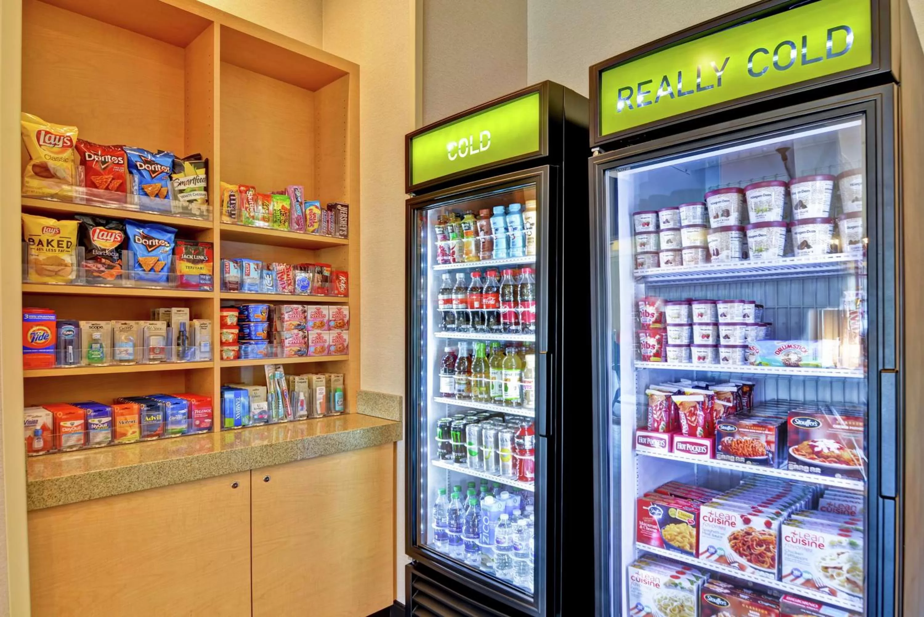 Restaurant/places to eat in Home2 Suites by Hilton Charlotte Airport