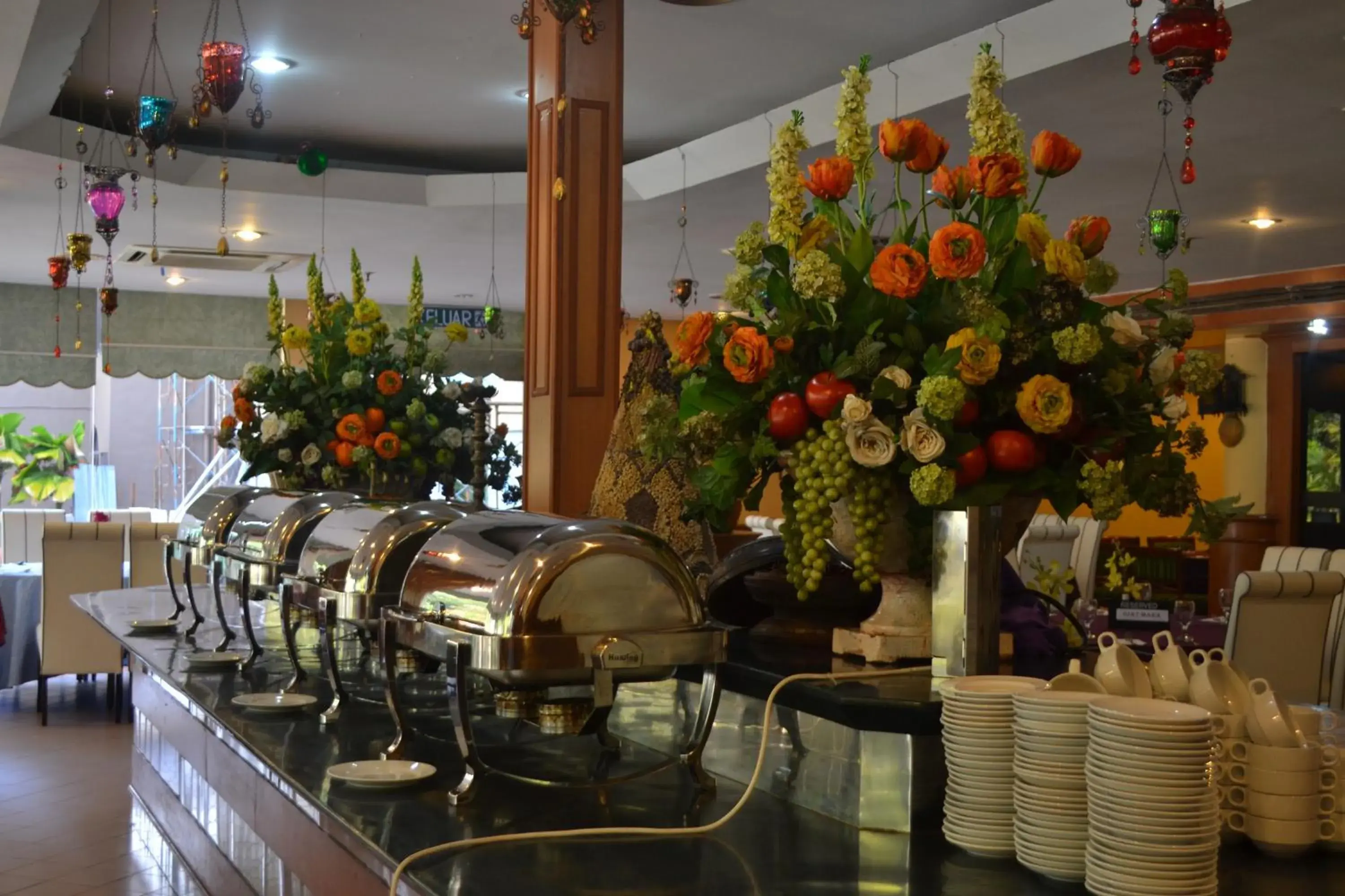 Restaurant/places to eat in De Rhu Beach Resort Restaurant/places to eat in De Rhu Beach Resort