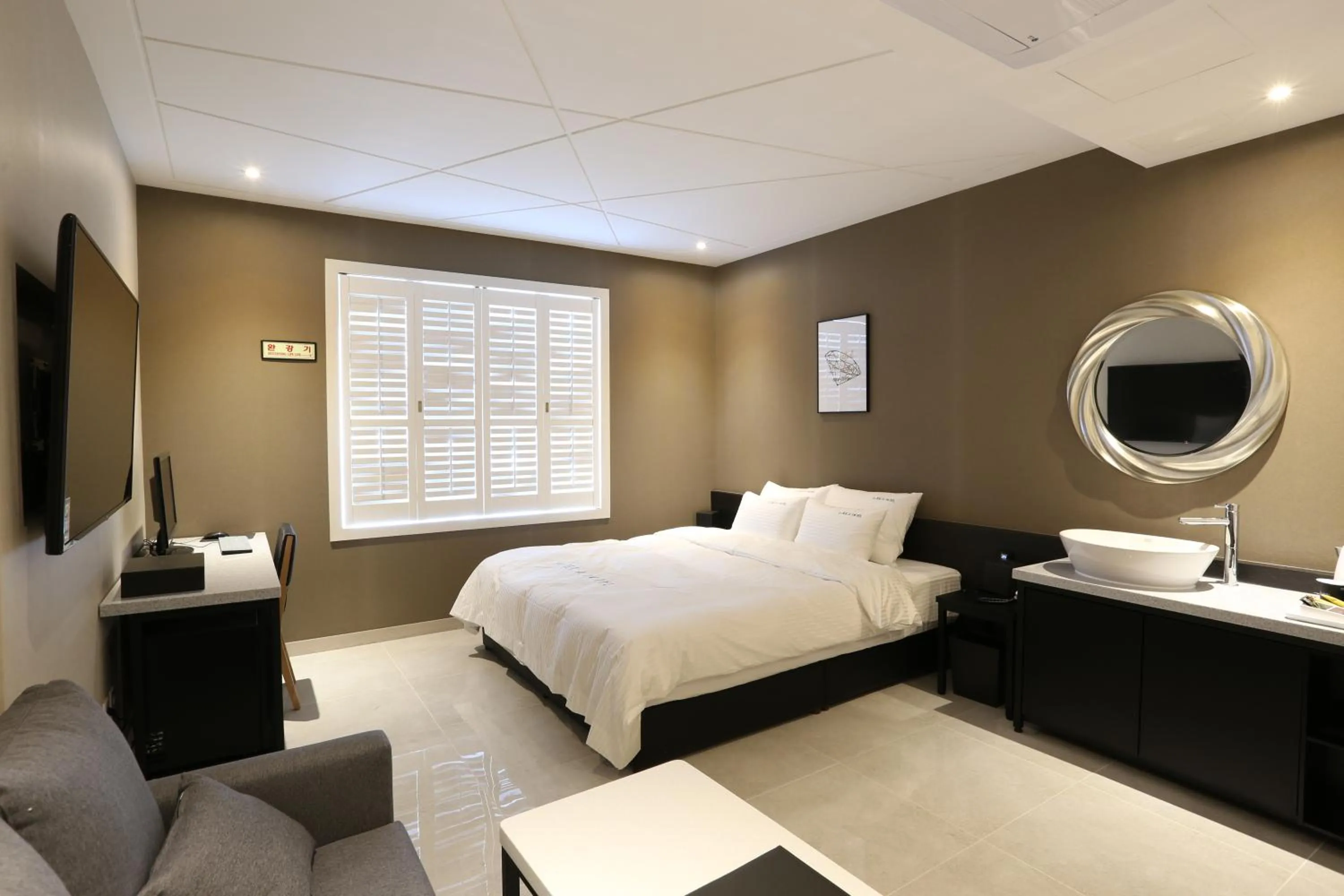 Decorative detail, Bed in Le Idea Hotel Busan Station