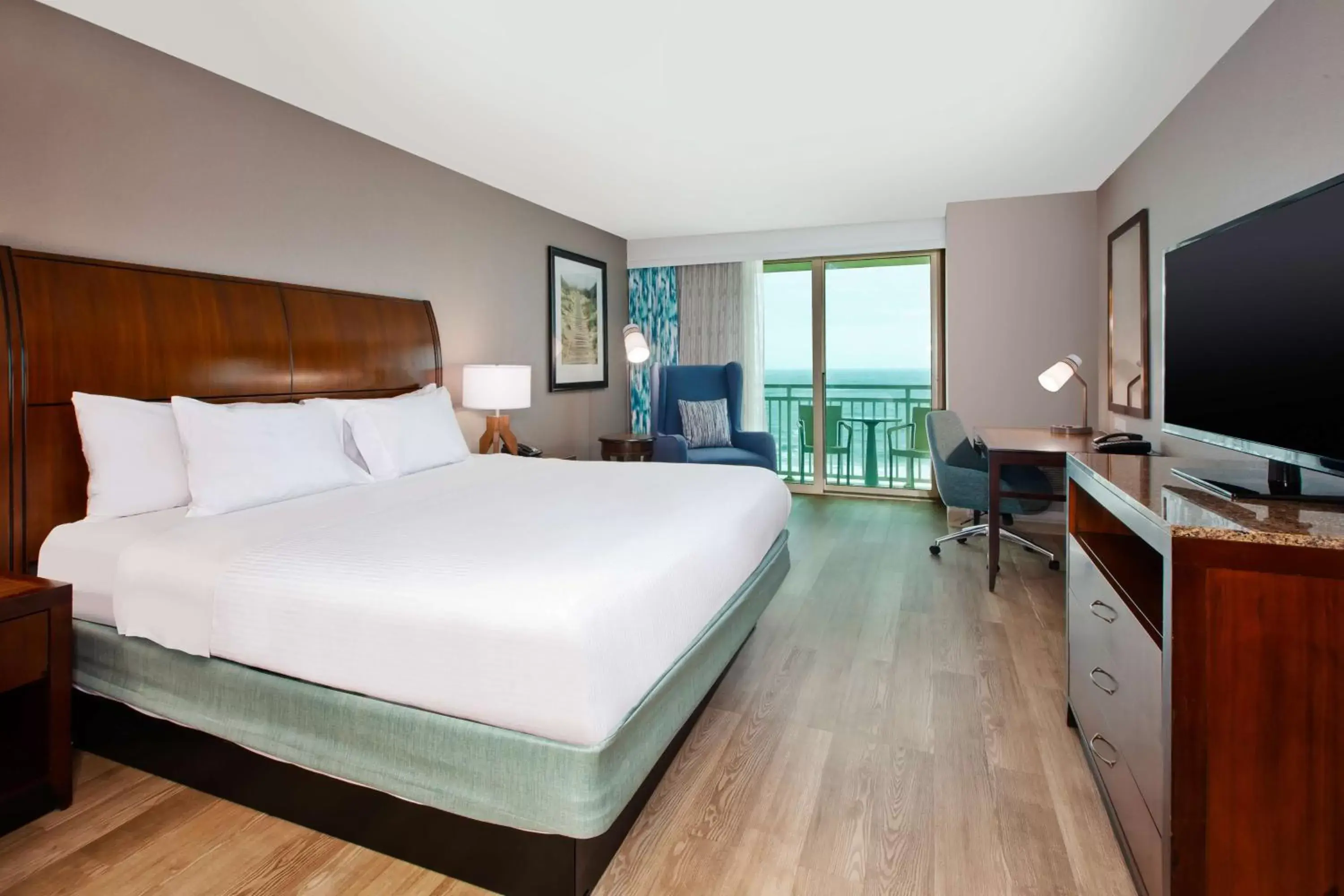 Bedroom in Hilton Garden Inn Virginia Beach Oceanfront