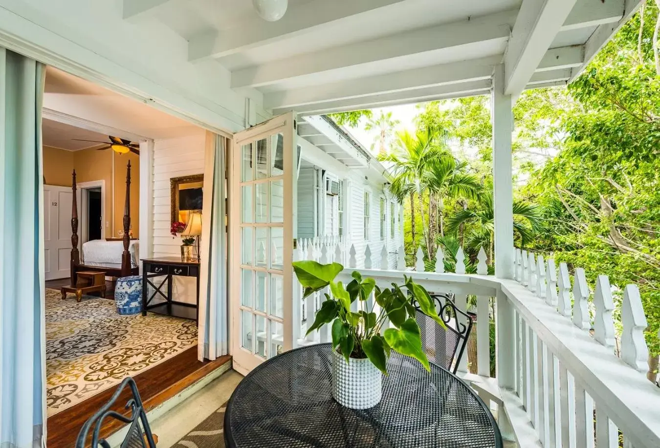 Seating area, Balcony/Terrace in Old Town Manor