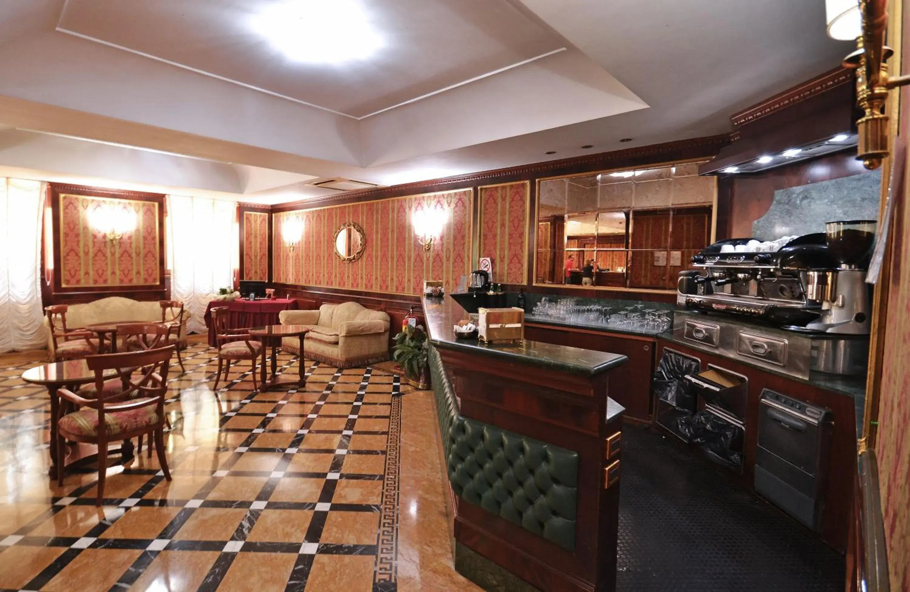Lounge or bar in Hotel Cilicia