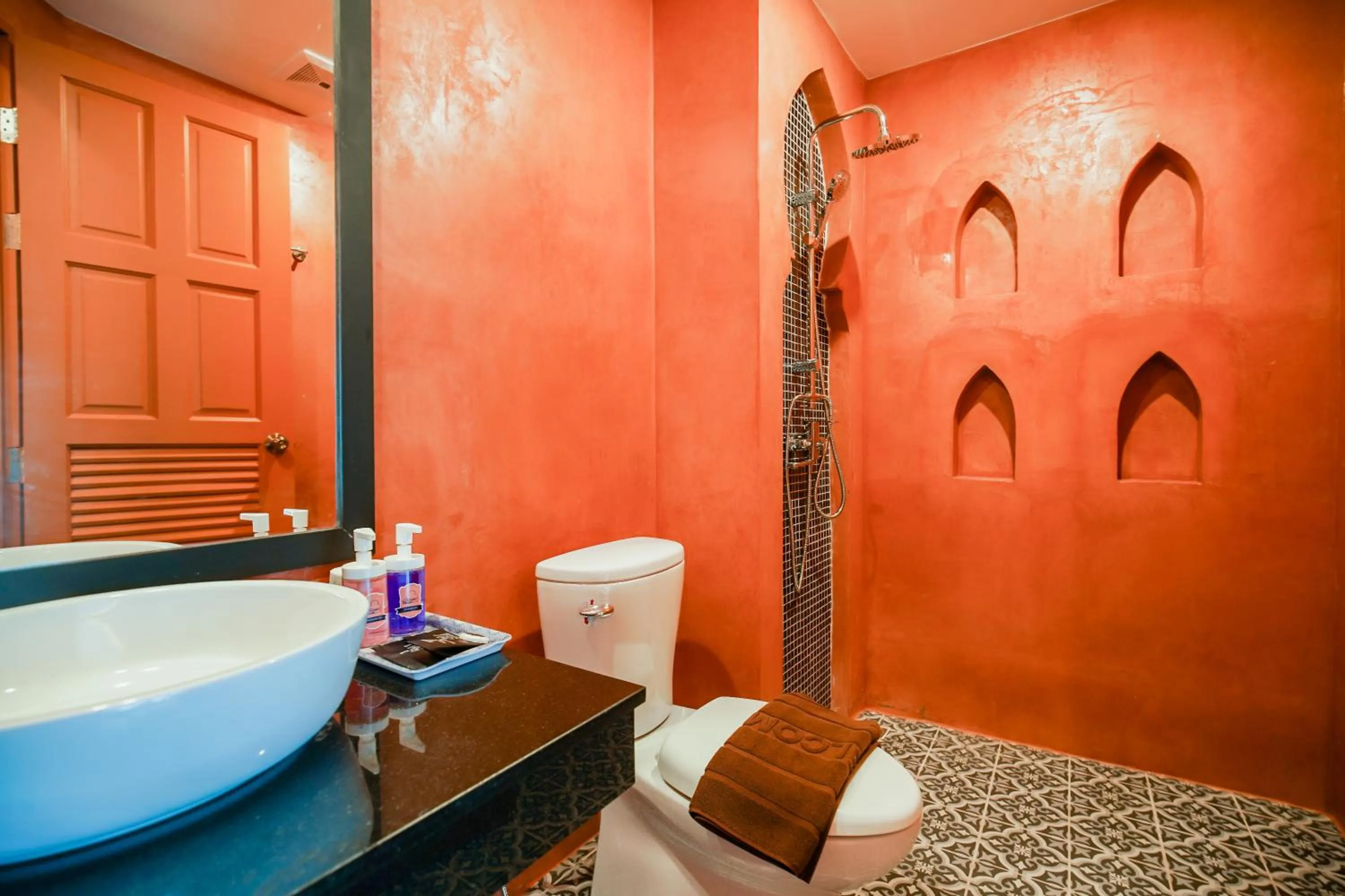 Bathroom in Khaleej Mass Hotel Patong