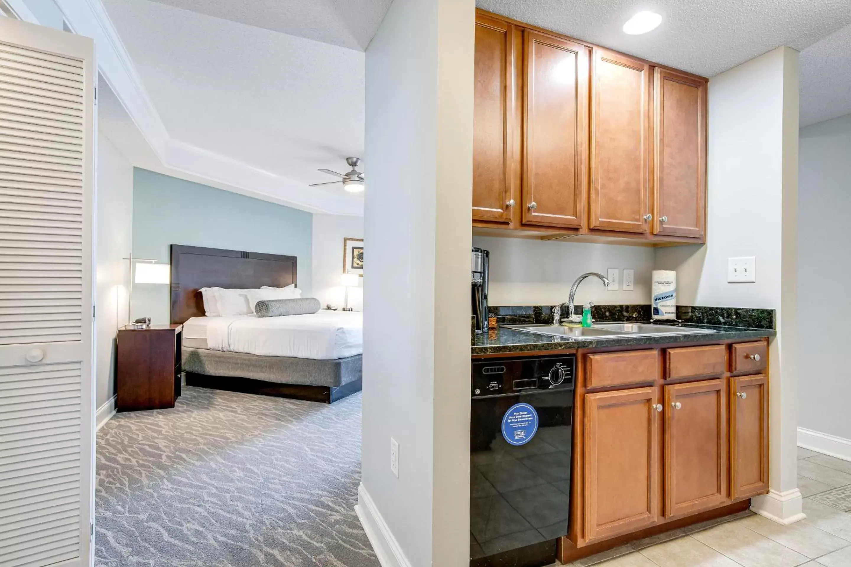 Kitchen or kitchenette, Bed in Anderson Ocean Club and Spa by Oceana Resorts Kitchen or kitchenette, Bed in Anderson Ocean Club and Spa by Oceana Resorts