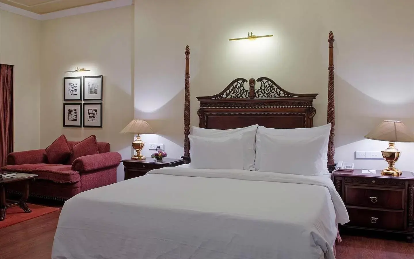 Bedroom, Bed in Mayfair Lagoon Hotel