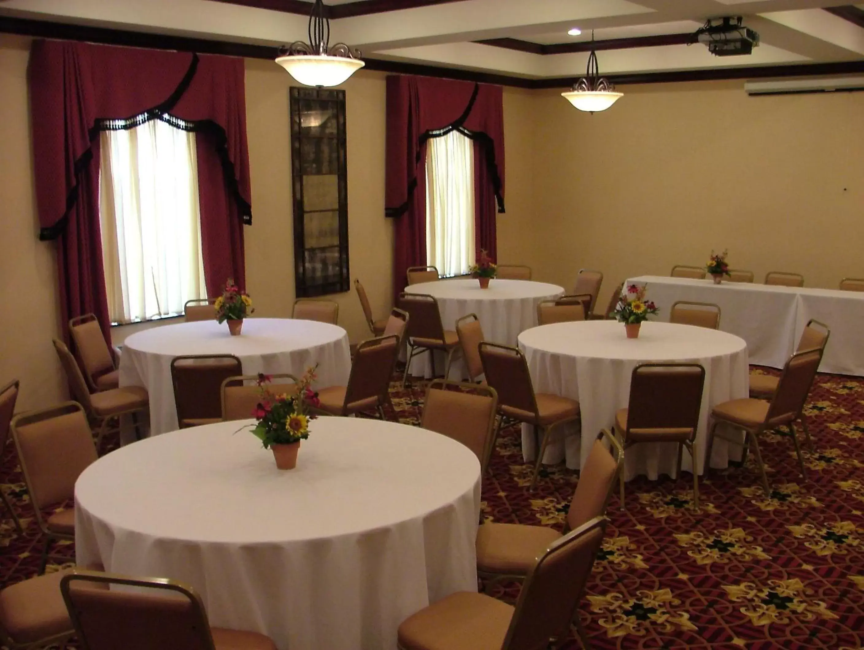 Banquet/Function facilities, Restaurant/Places to Eat in Baymont by Wyndham Henderson