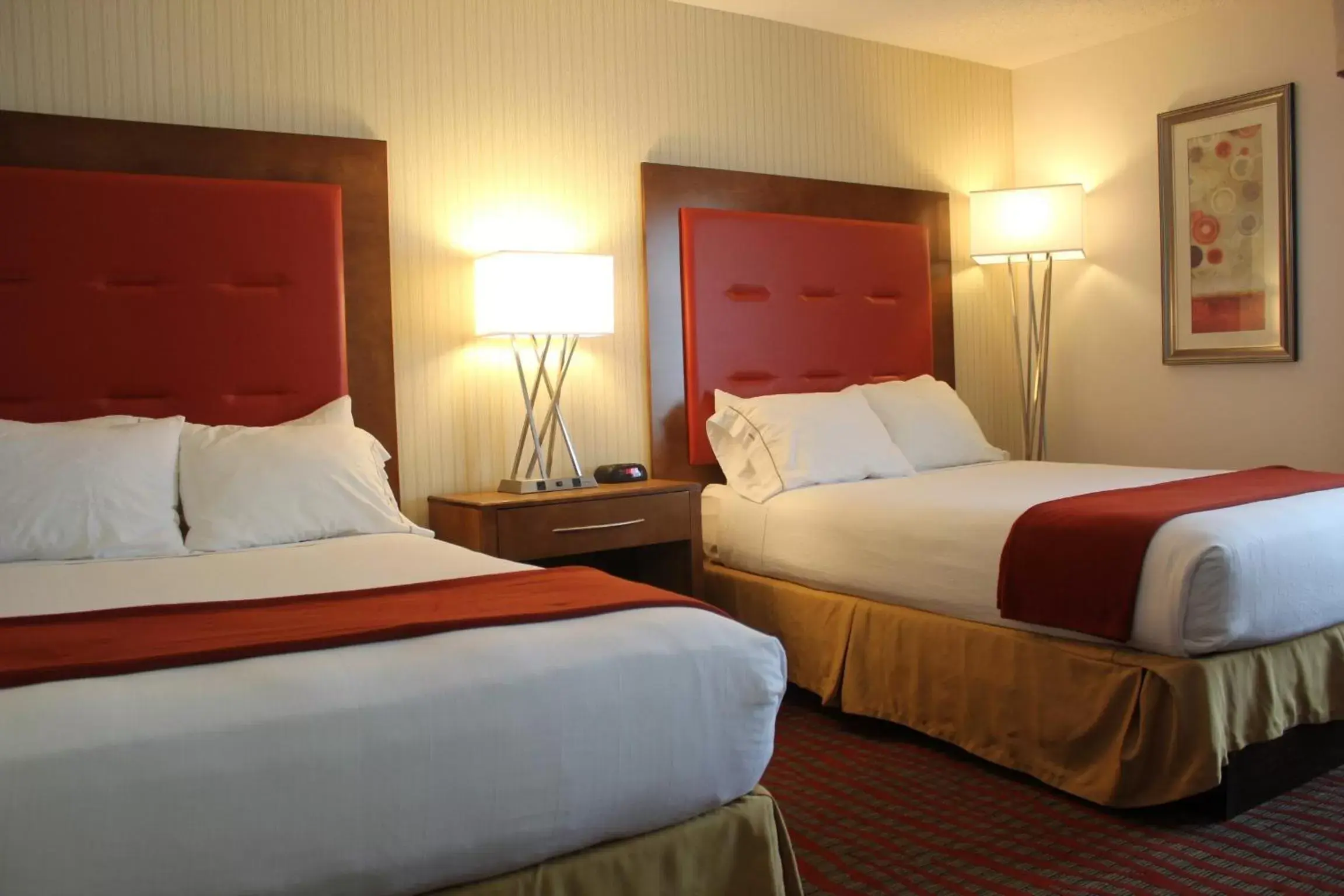 Bed in Holiday Inn Express Boston/Milford Hotel, an IHG Hotel
