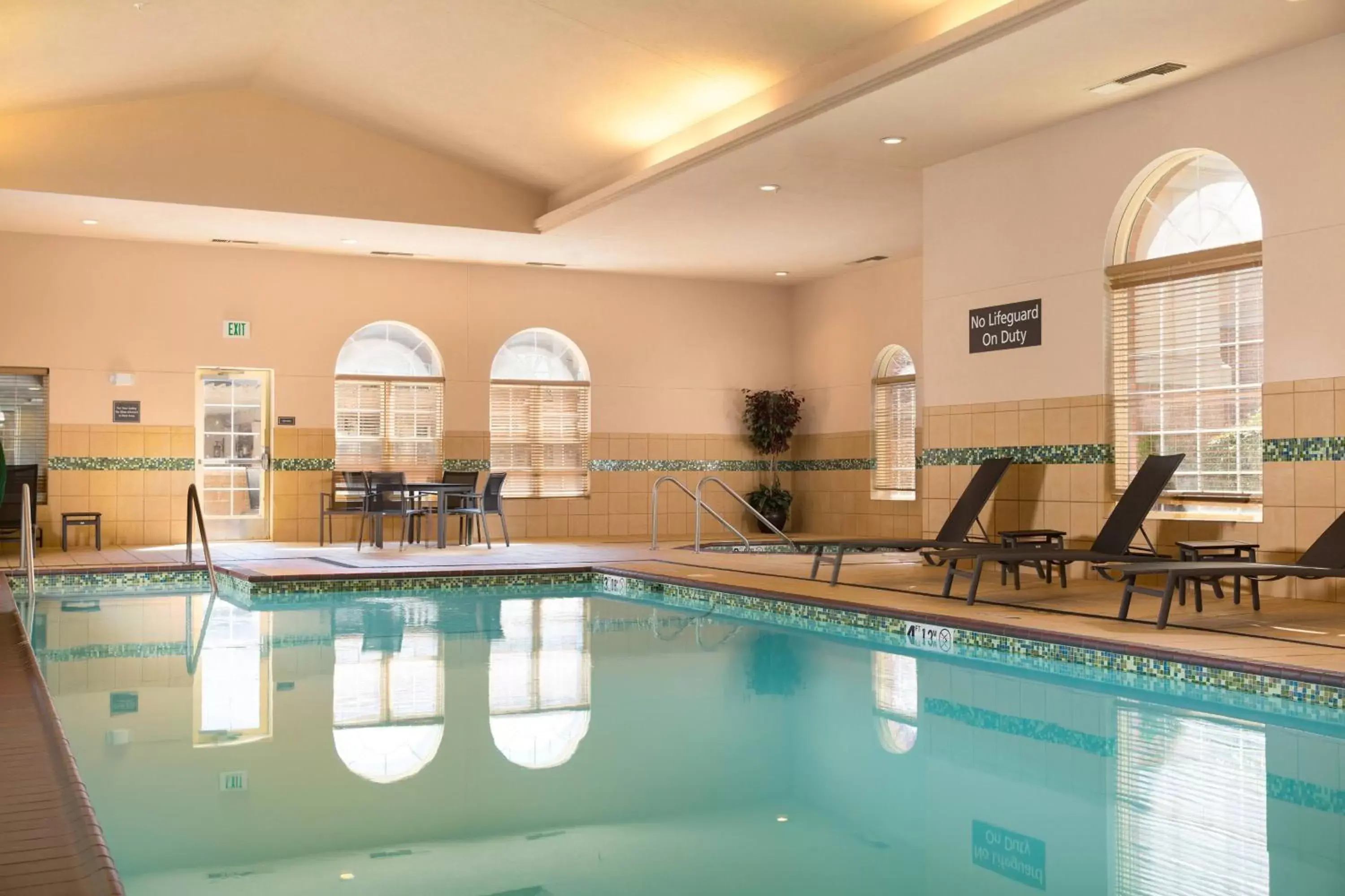 Swimming Pool in Residence Inn Kansas City Airport