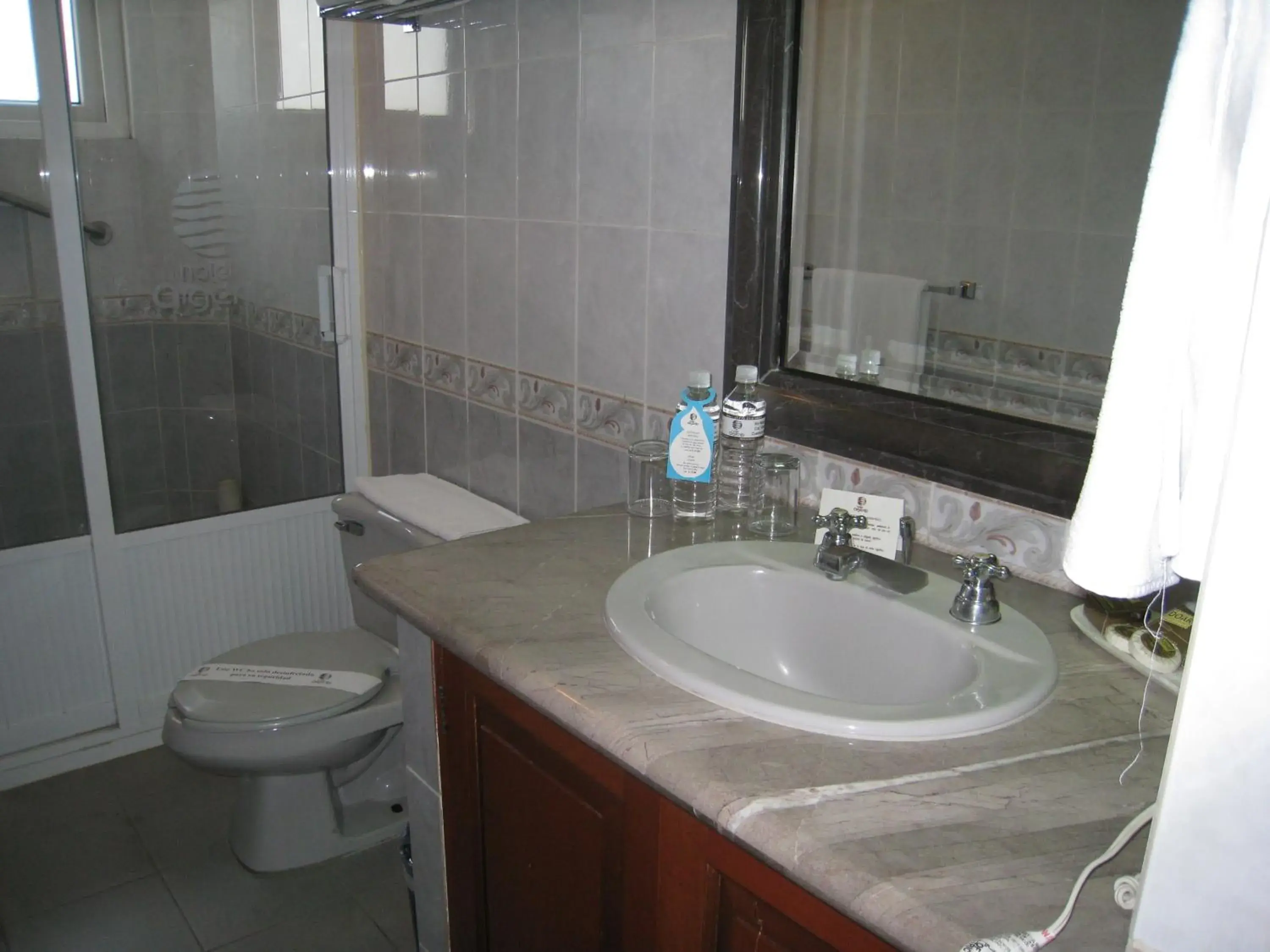 Bathroom in Hotel Argento