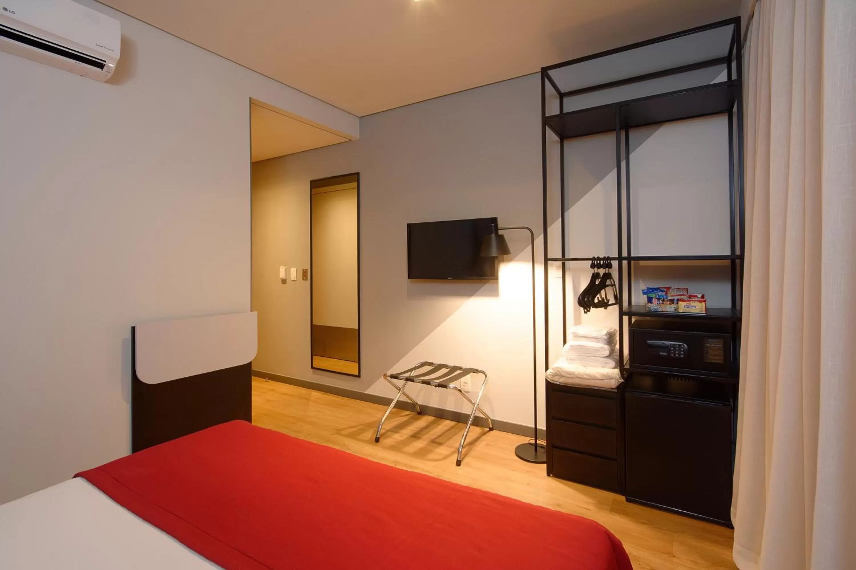 Double Room - single occupancy - Disability Access in Golden Tower Express Berrini by Fênix Hotéis