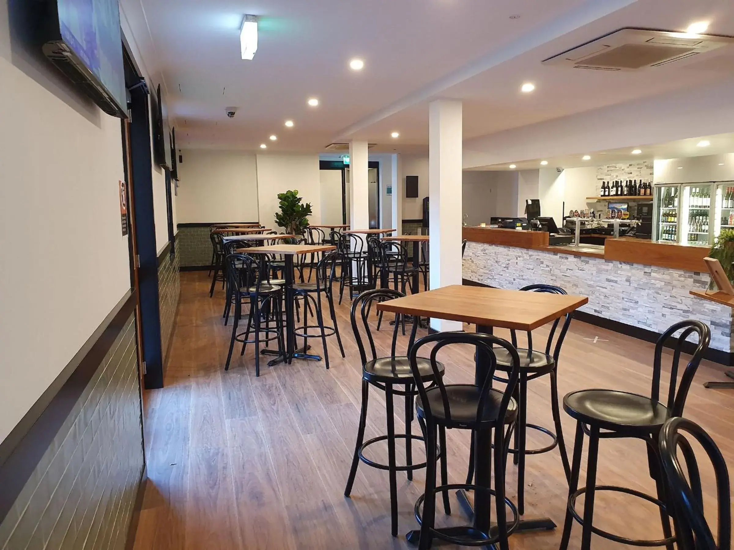 Lounge or bar, Restaurant/Places to Eat in Empire Hotel Goulburn