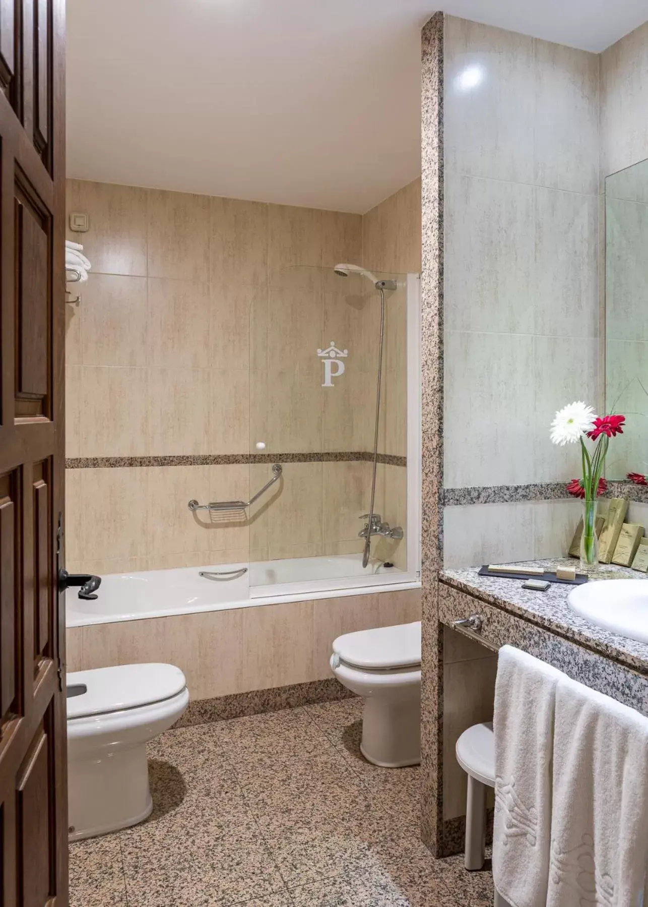 Property building, Bathroom in Parador de Monforte de Lemos