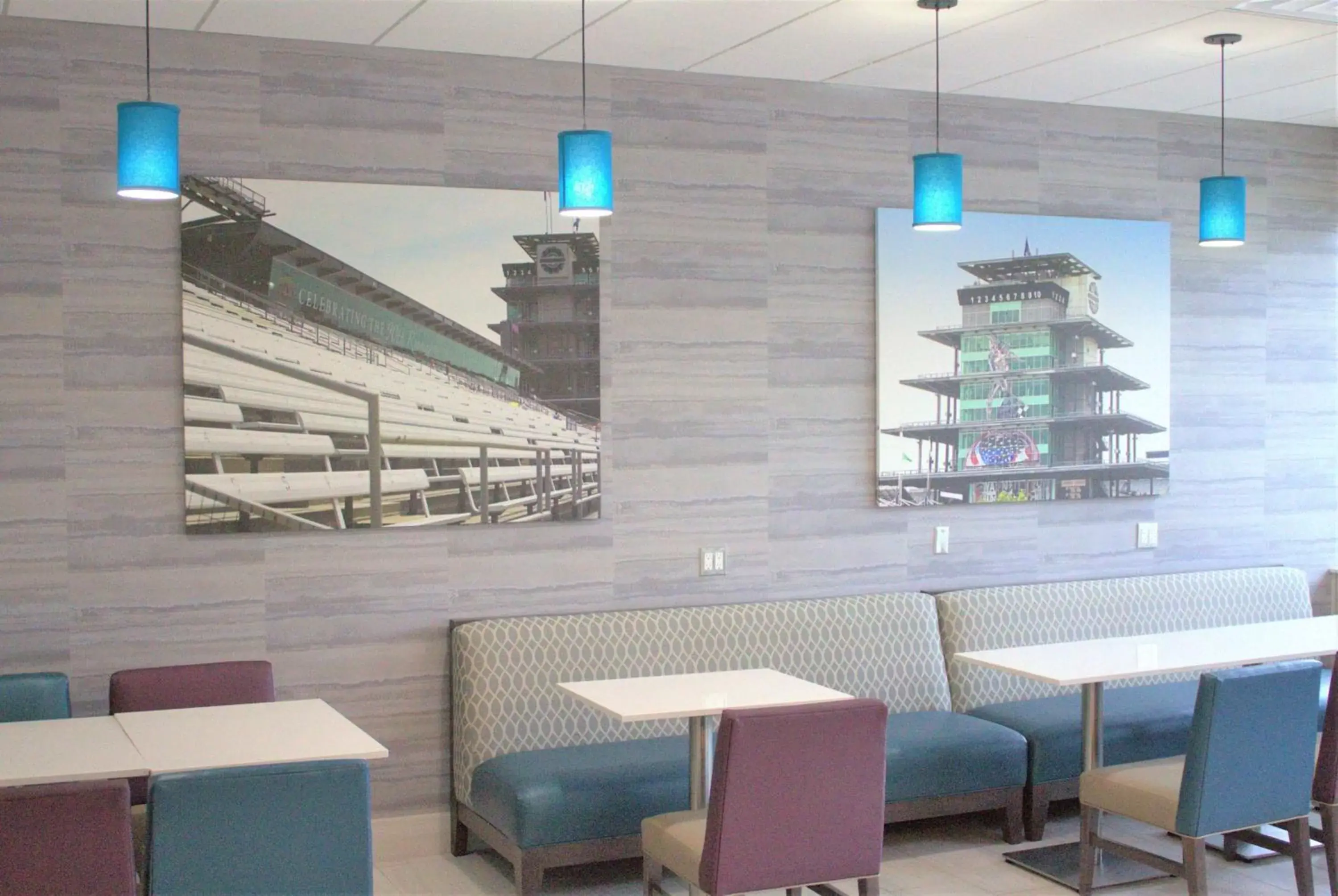 Breakfast, Restaurant/Places to Eat in La Quinta Inn & Suites by Wyndham Indianapolis Downtown