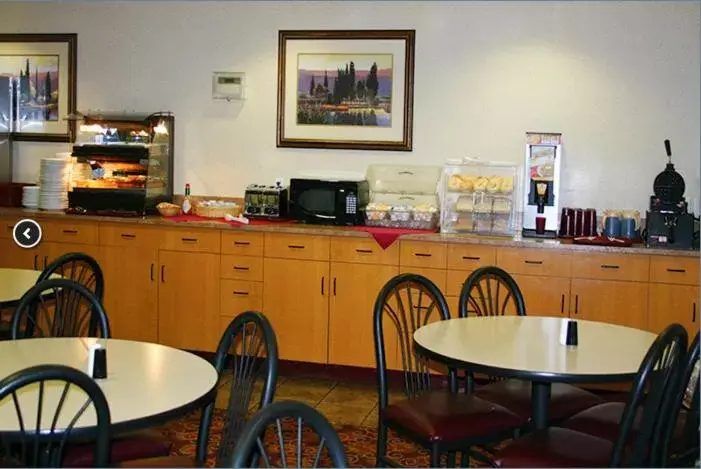 Restaurant/Places to Eat in Crystal Inn Hotel & Suites - Great Falls