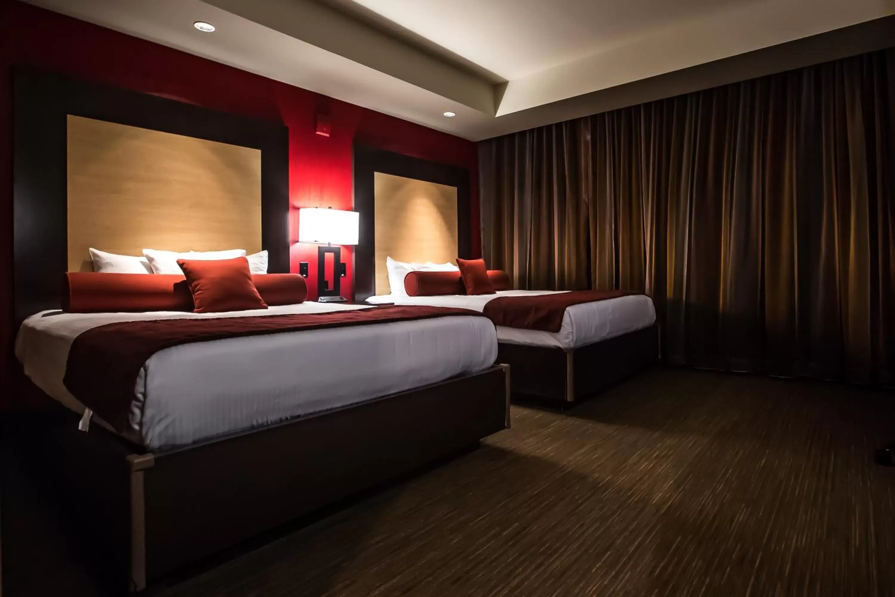 Property building, Bed in Cherokee Casino Hotel Roland