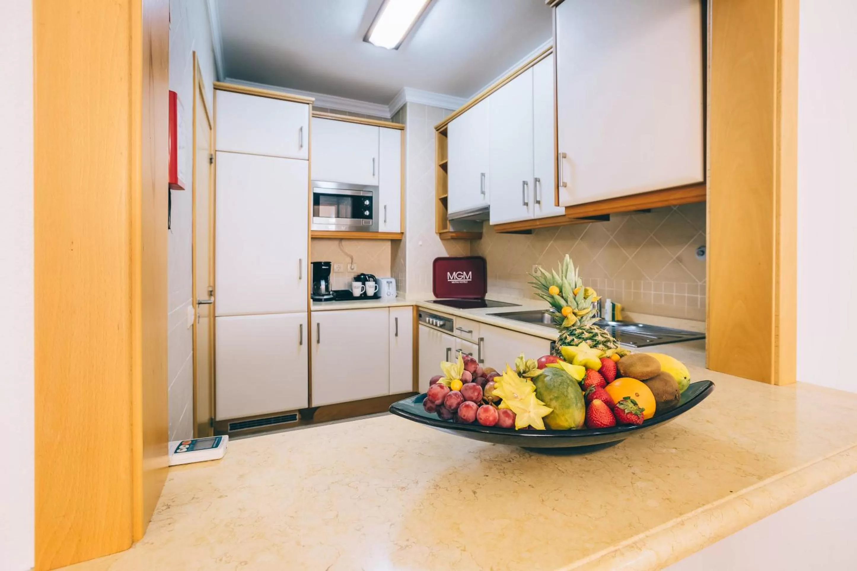 kitchen in Grand Muthu Forte do Vale