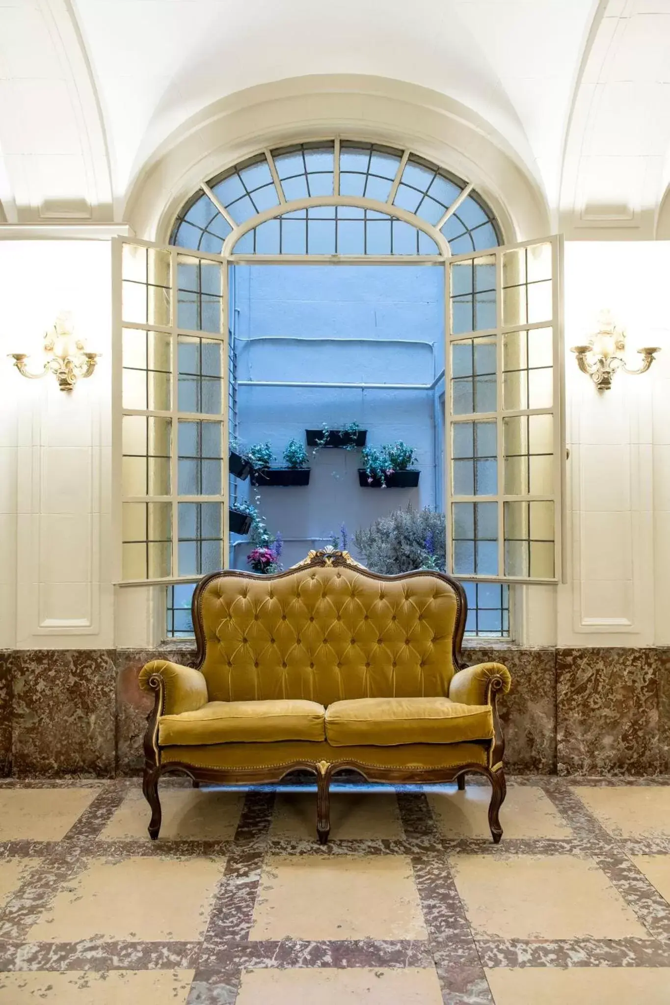 Seating Area in Patios de Recoleta