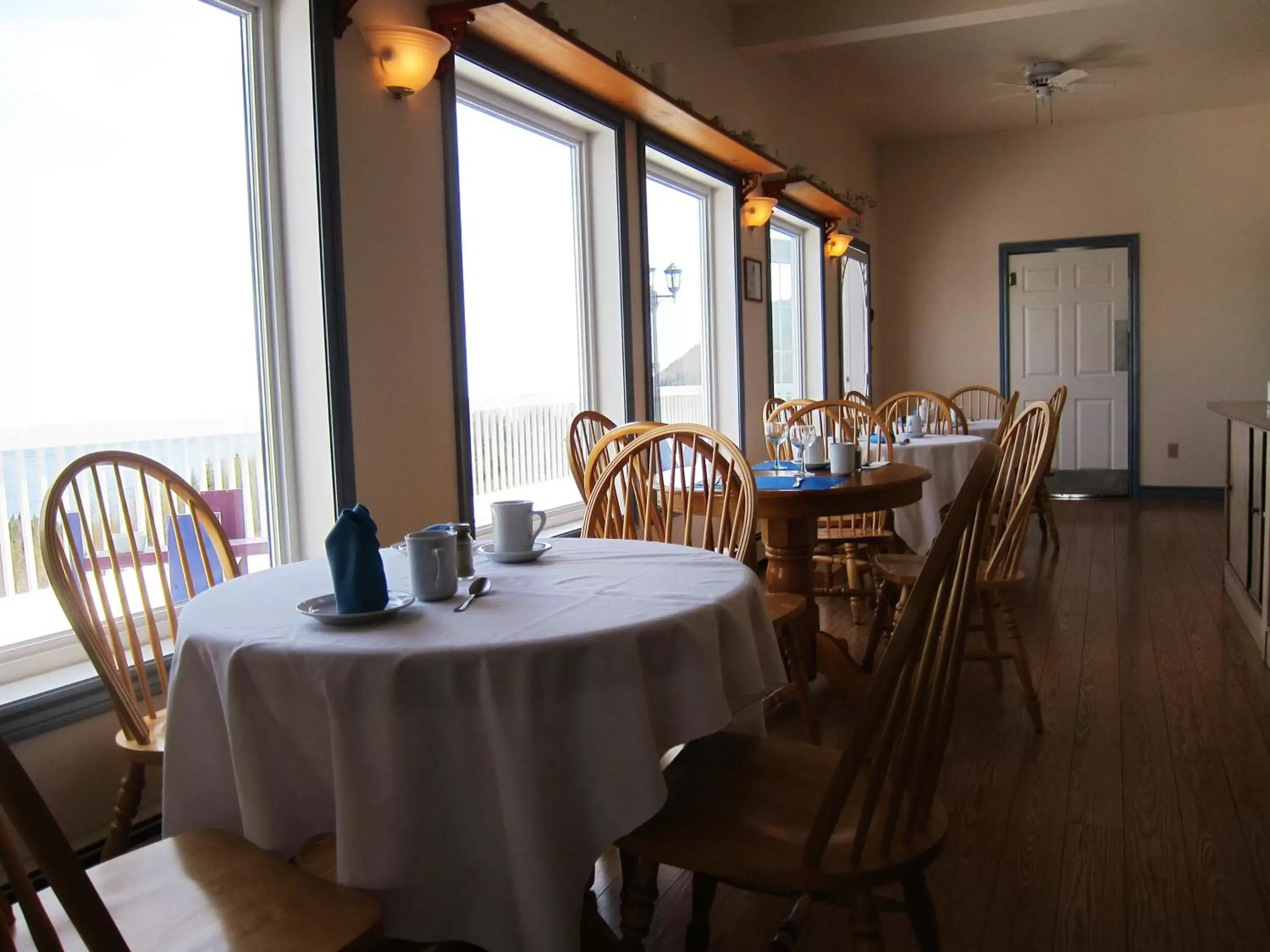 Restaurant/Places to Eat in Castle Rock Country Inn