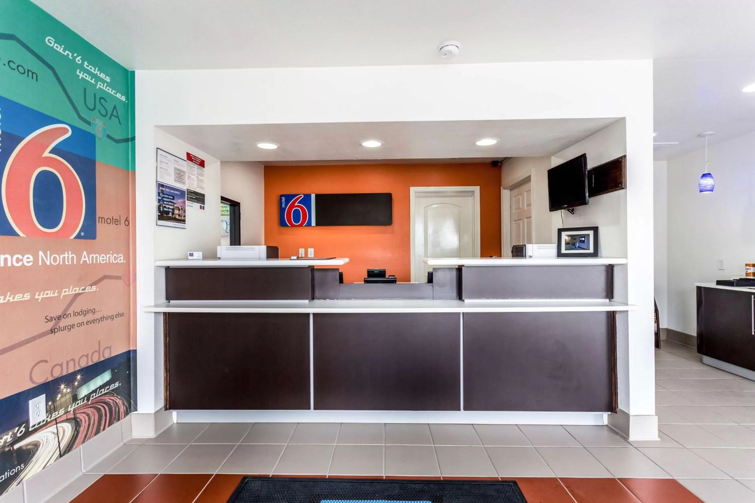 Lobby or reception in Motel 6-Bryan, TX - College Station