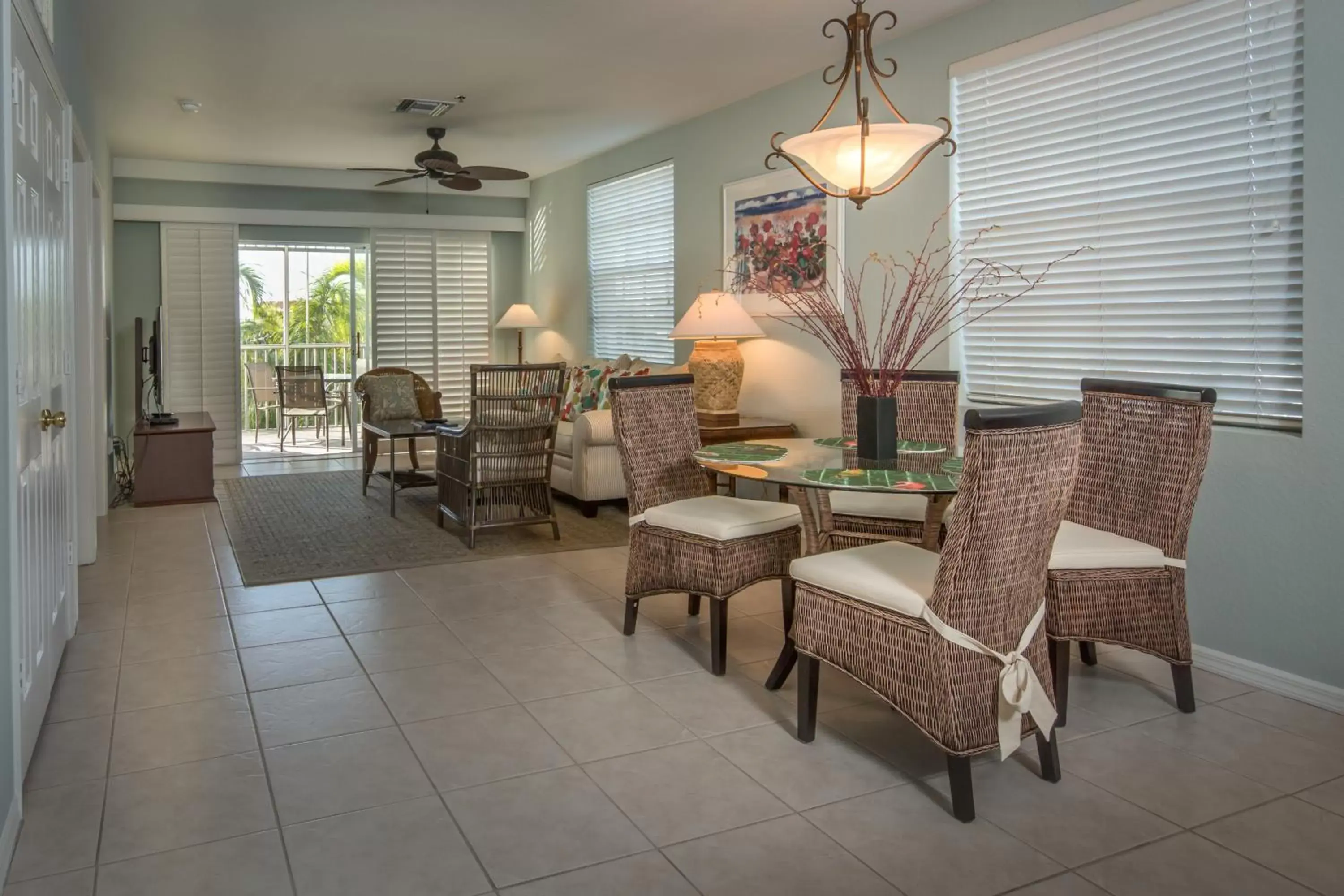 Living room in Olde Marco Island Inn and Suites Living room in Olde Marco Island Inn and Suites