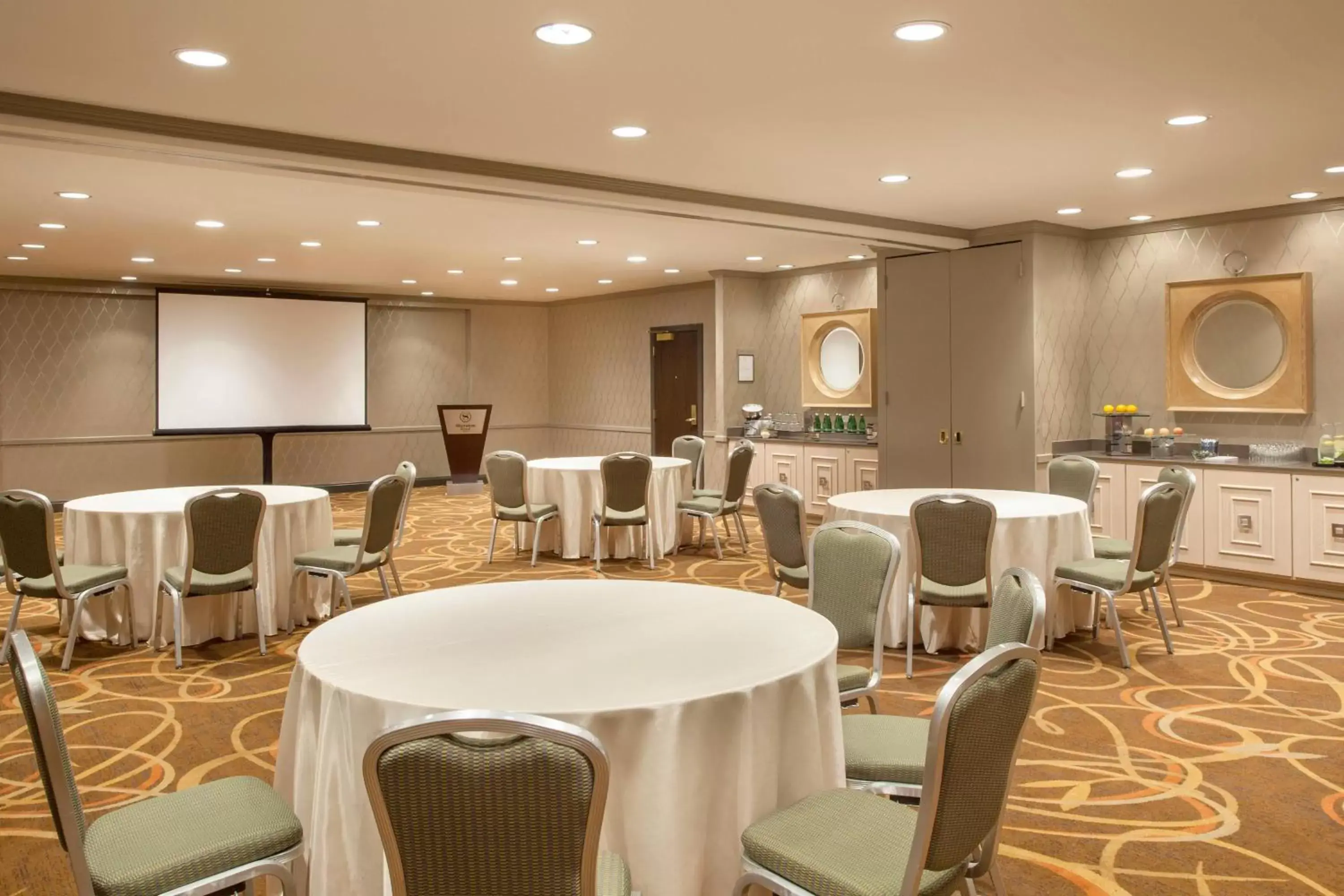 Meeting/conference room, Restaurant/Places to Eat in Sheraton Boston Hotel