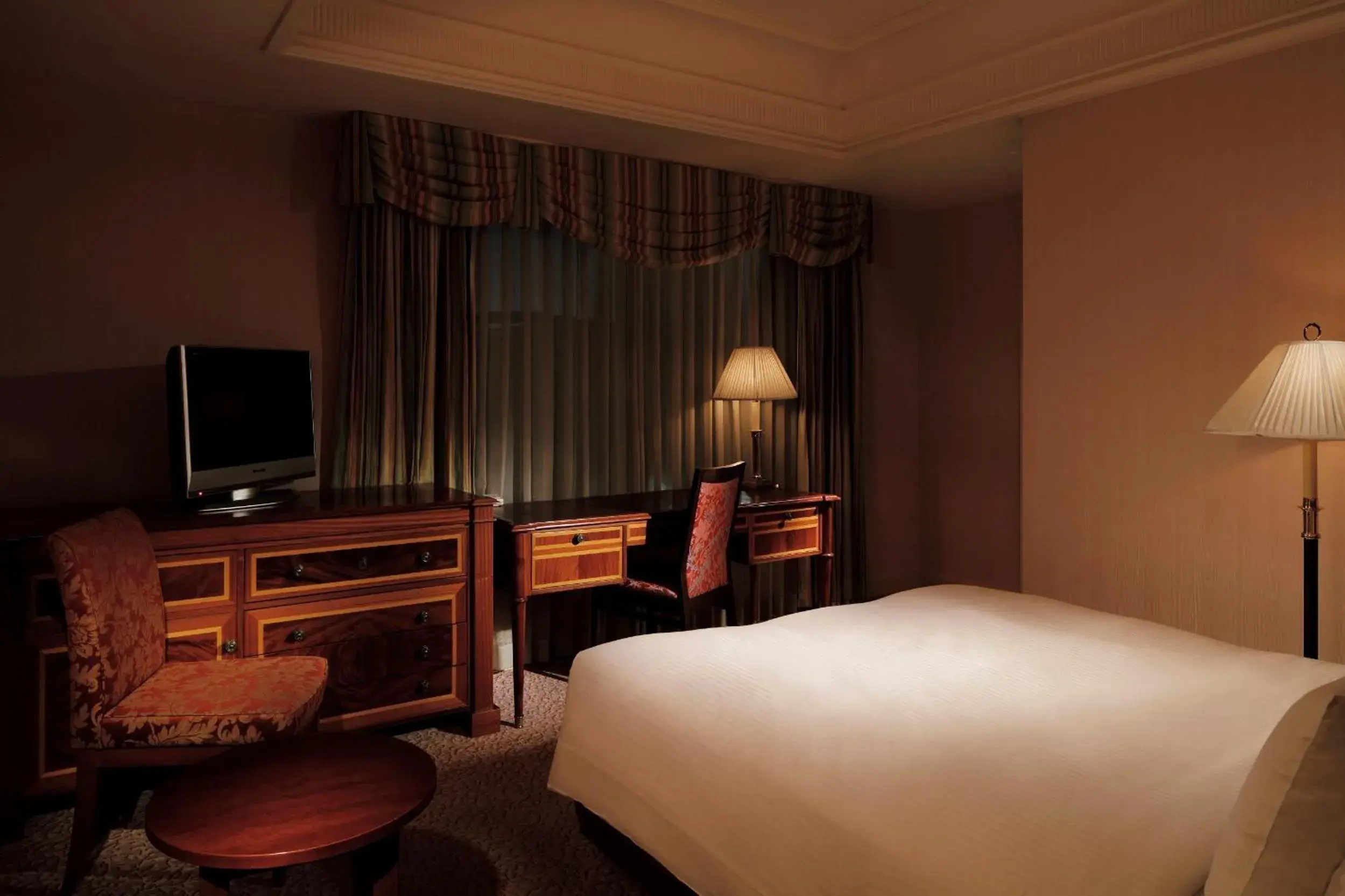 Photo of the whole room, Bed in Rihga Royal Hotel Tokyo