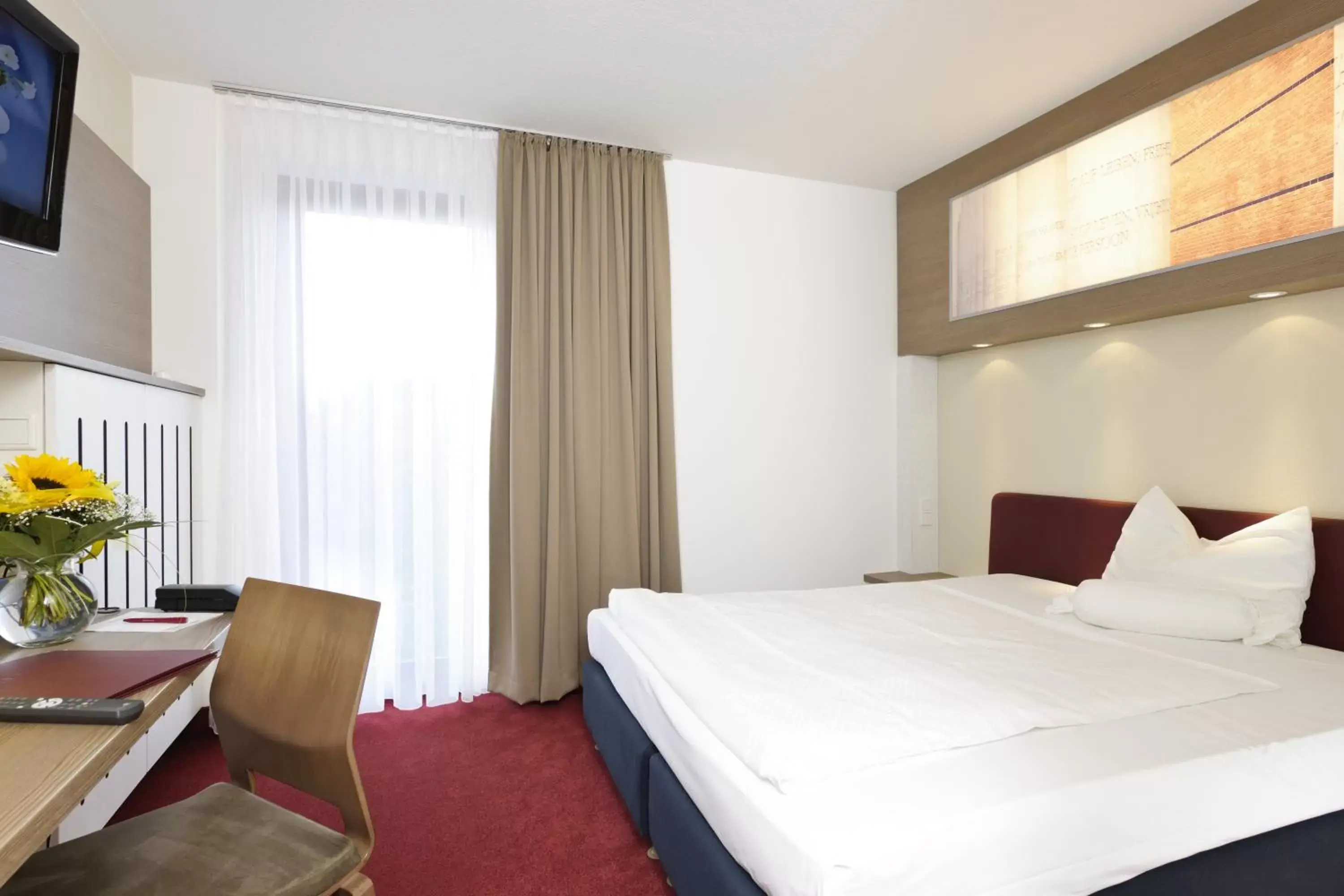 Bed in Arvena Park Hotel