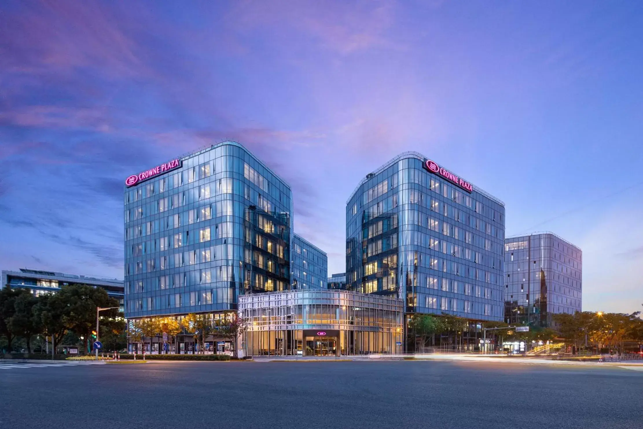 Night, Property Building in Crowne Plaza Shanghai Hongqiao, an IHG Hotel