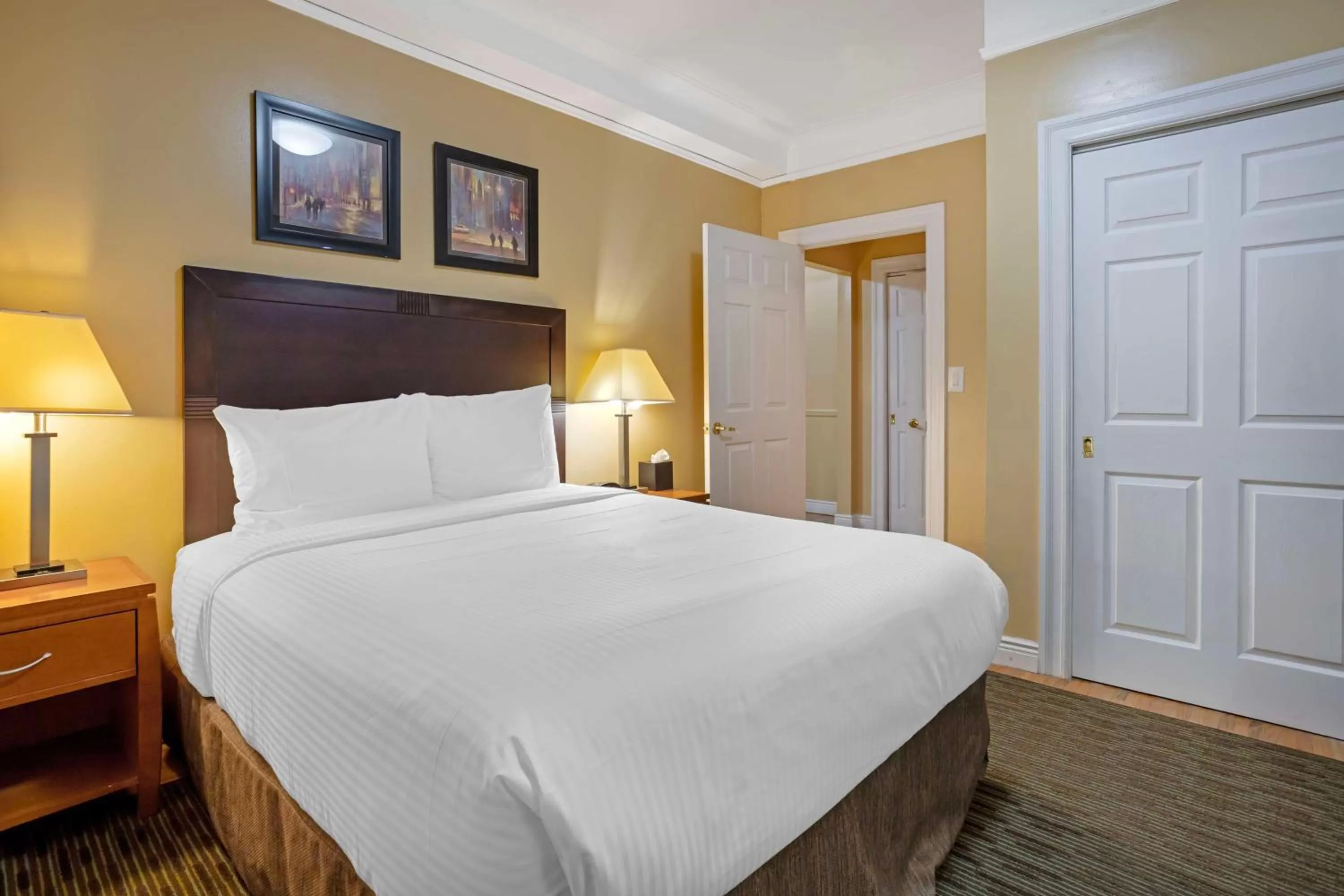 Bedroom, Bed in Best Western Plus Hospitality House Suites