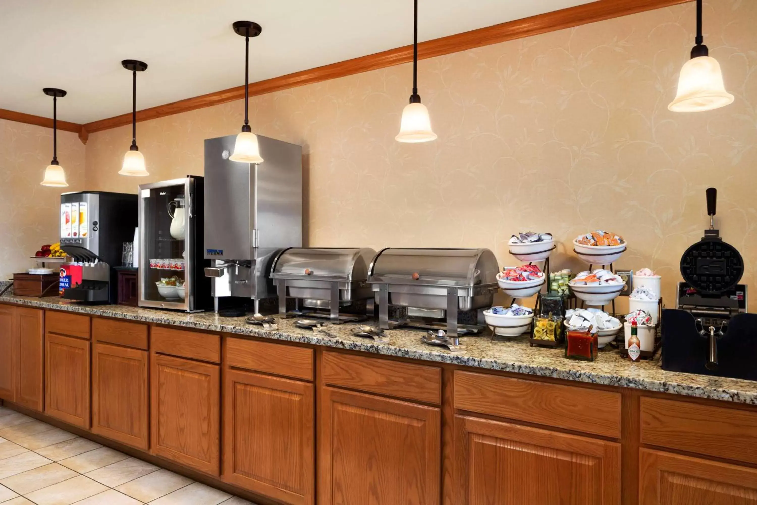 Restaurant/places to eat in Country Inn & Suites by Radisson, Kenosha, WI