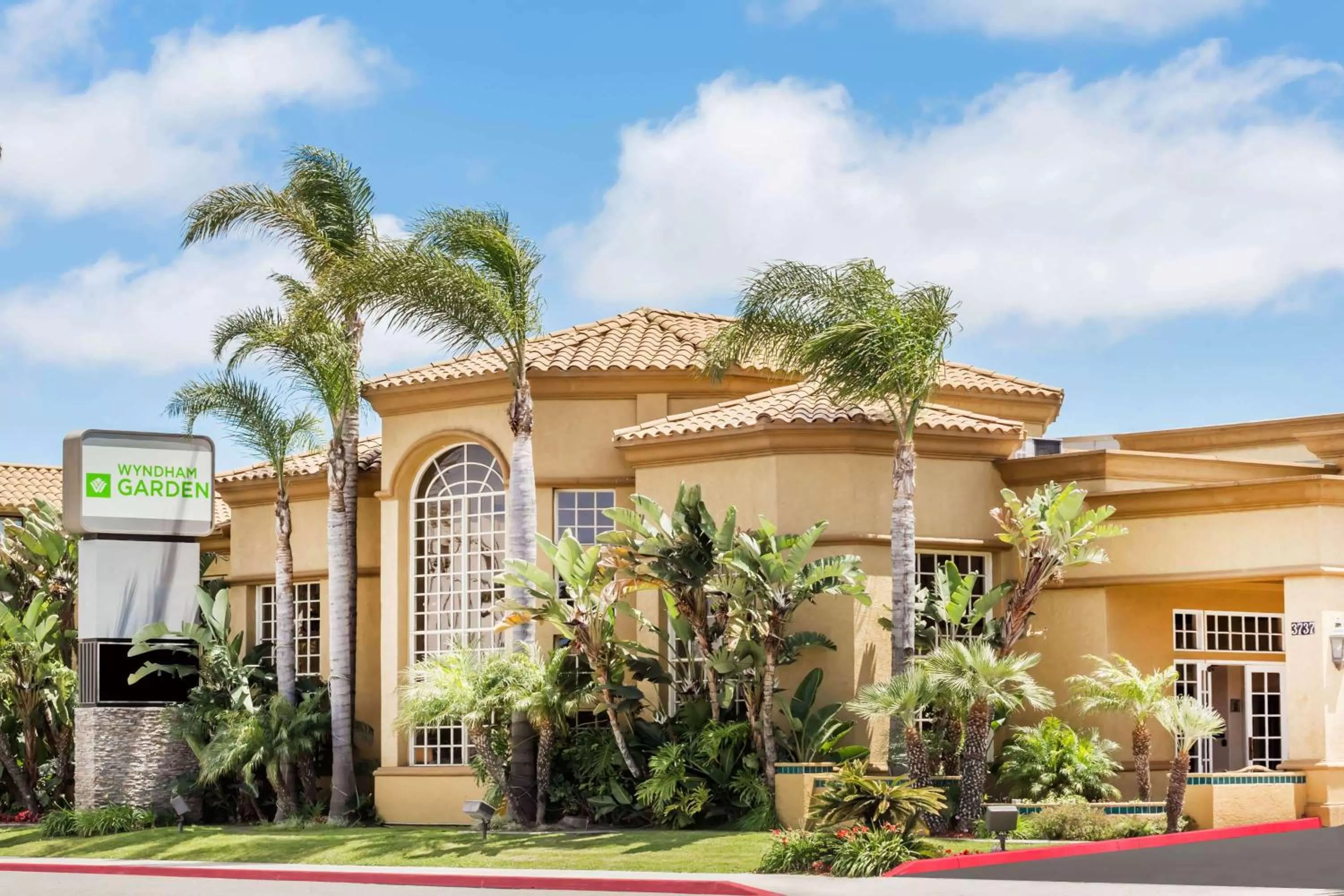 Property building in Wyndham Garden San Diego